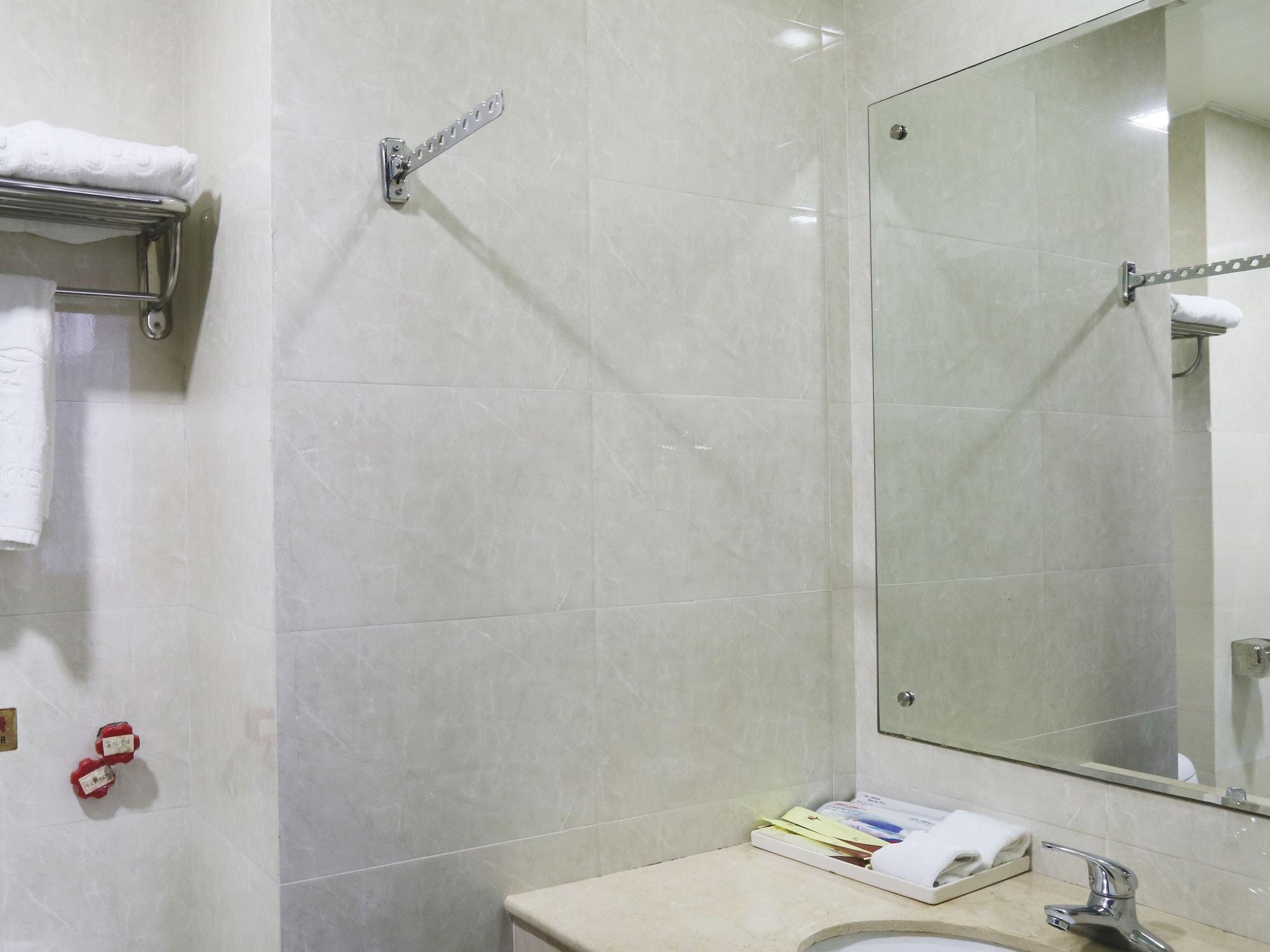 Pa Zhou Plaza 3*