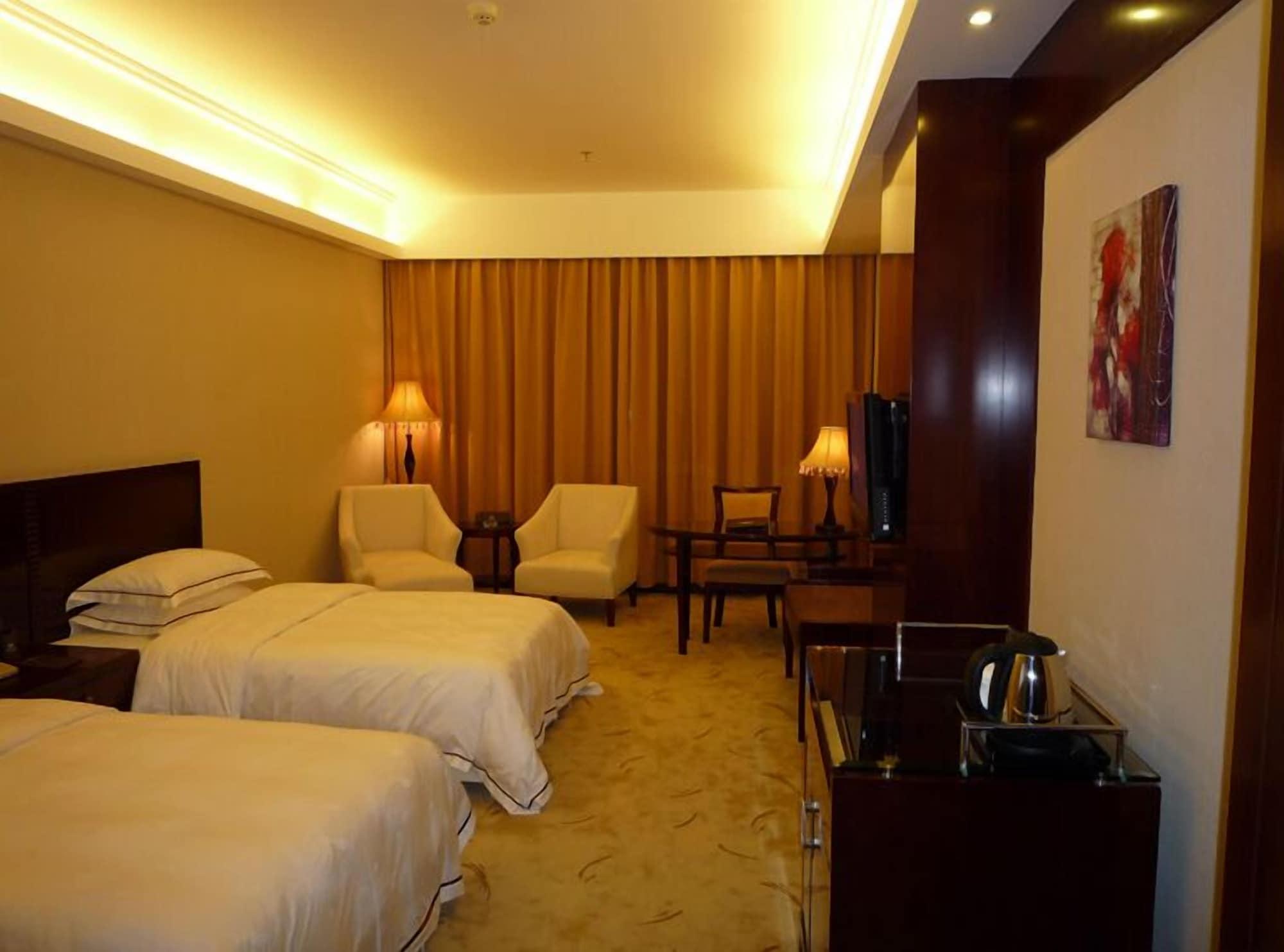 Hotel Yifeng 3*