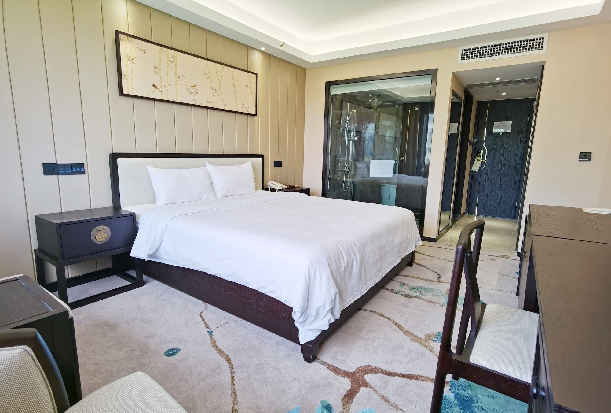 Guangdong Hotel-free Shuttle & Registration Counter Service During Fair 4*