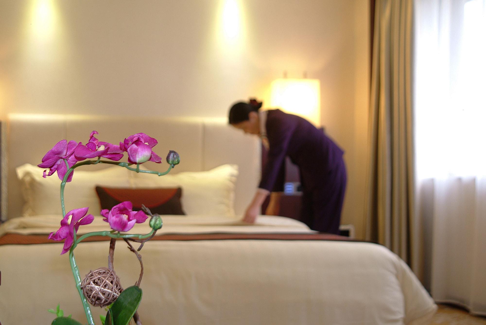 Guangdong Hotel-free Shuttle & Registration Counter Service During Fair Hotel 4*