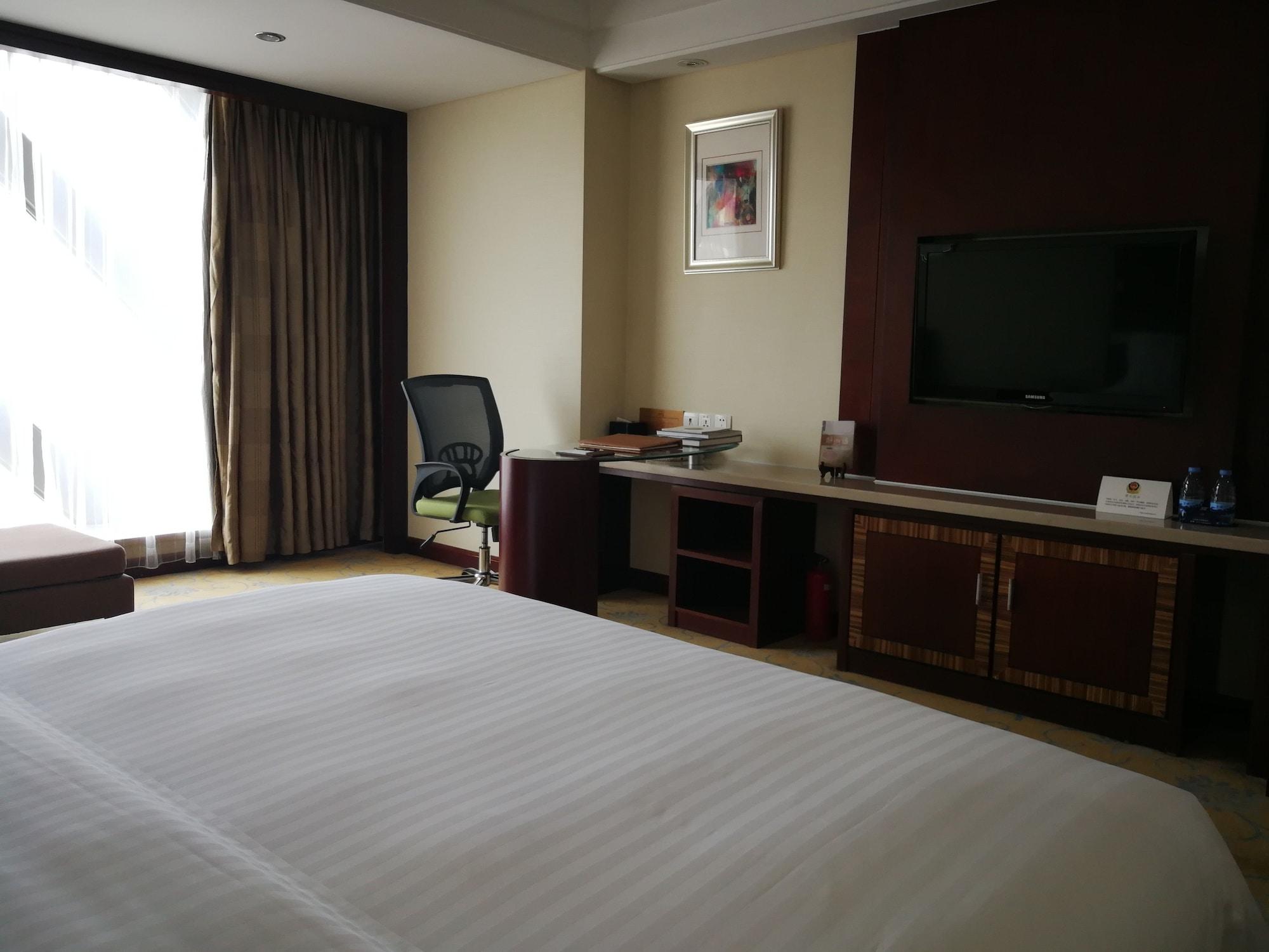 Daysun International Hotel 4*