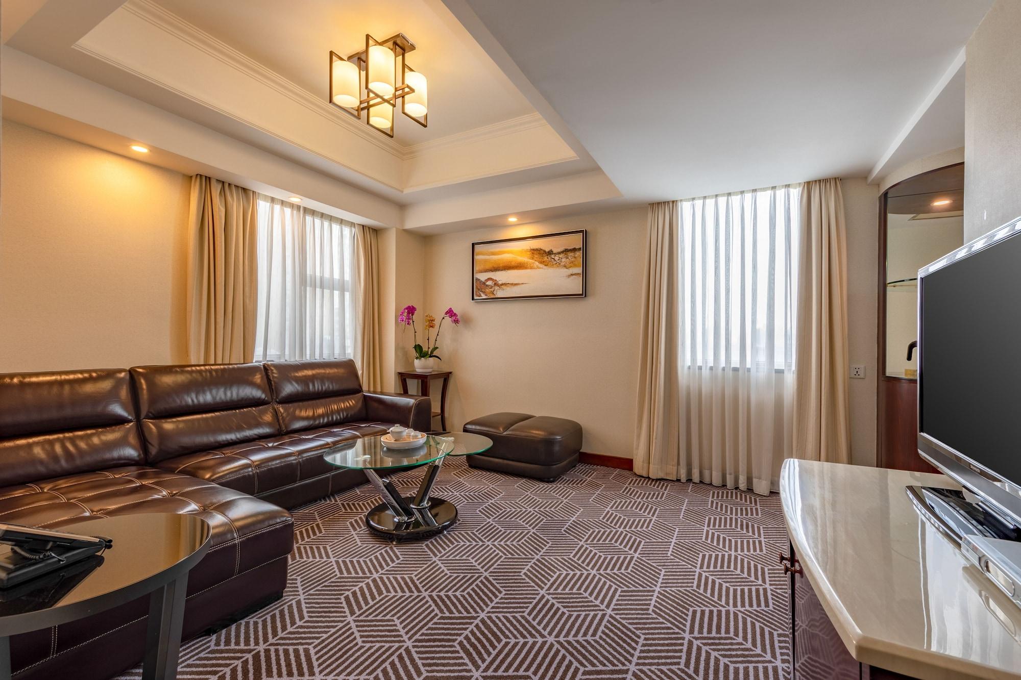 Overseas Chinese Friendship Hotel 3*