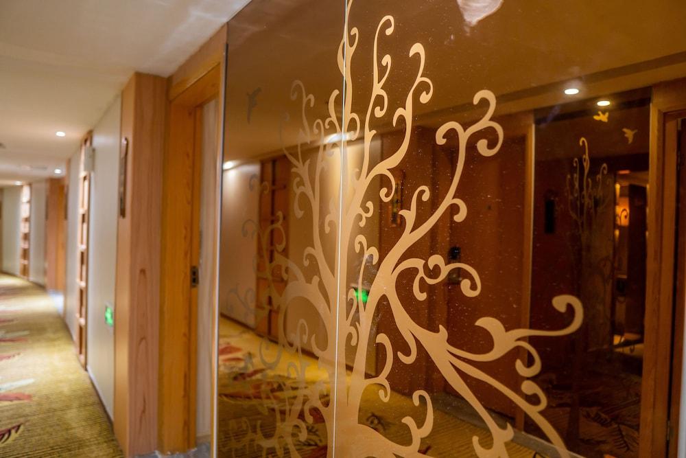 Hotel Galaxy