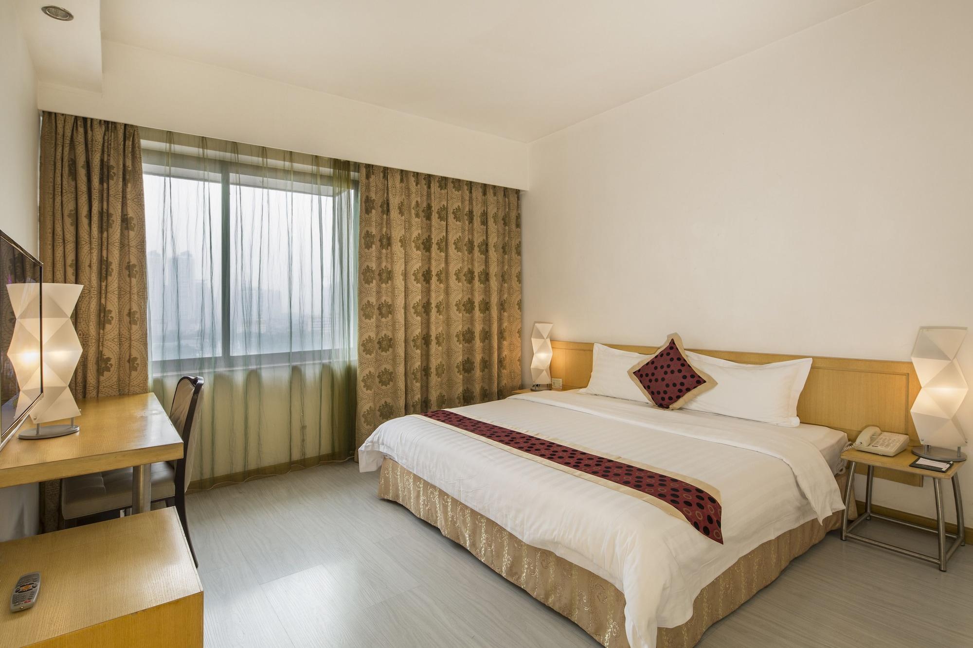 Hotel Guangzhou Hotel 3*