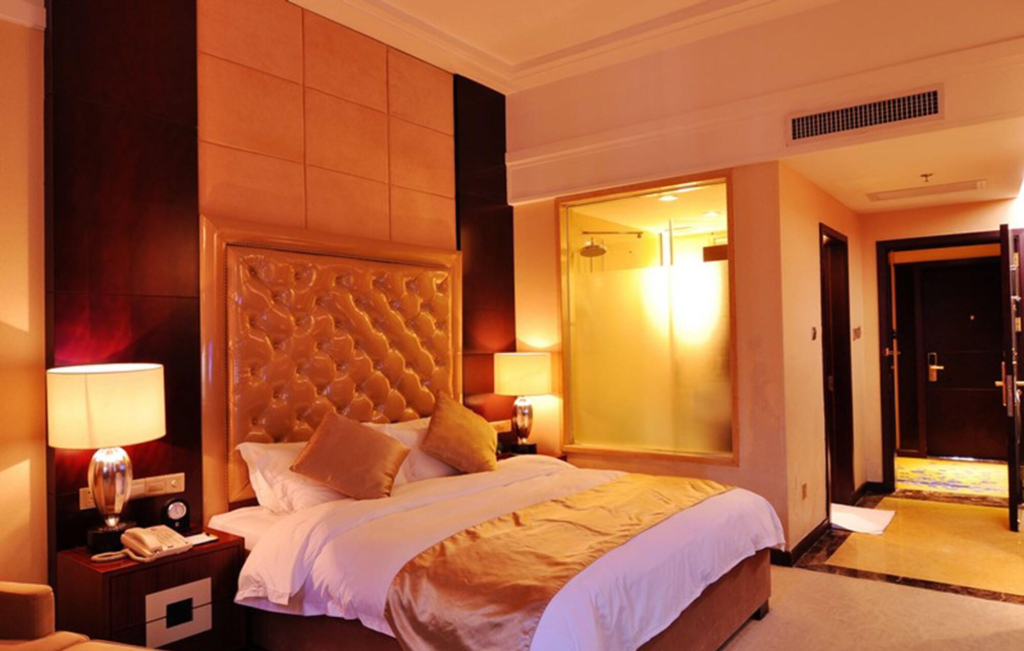 Yue Xiu Hotel 4*