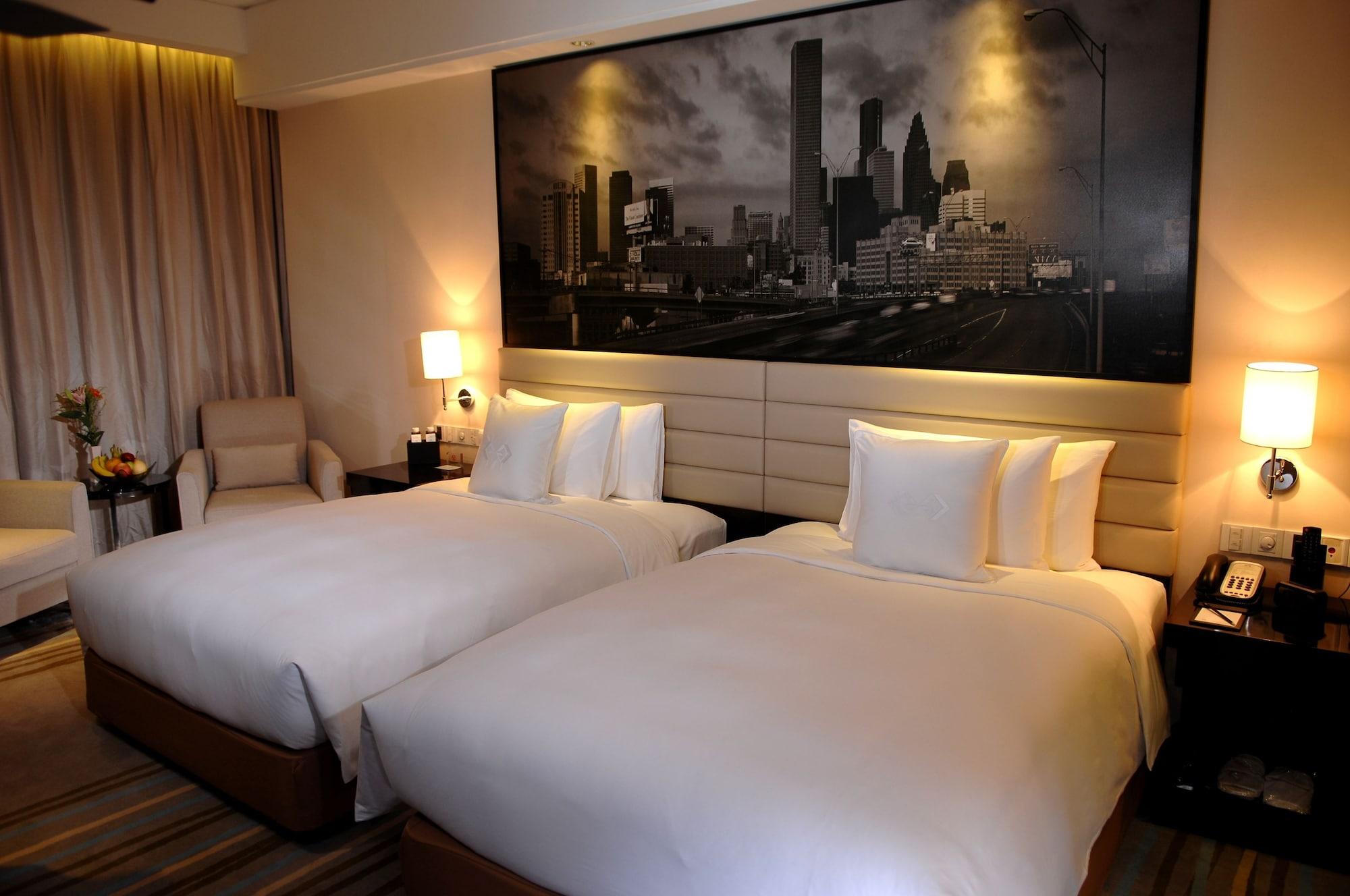 Hotel Haoyin Gloria Plaza 4*