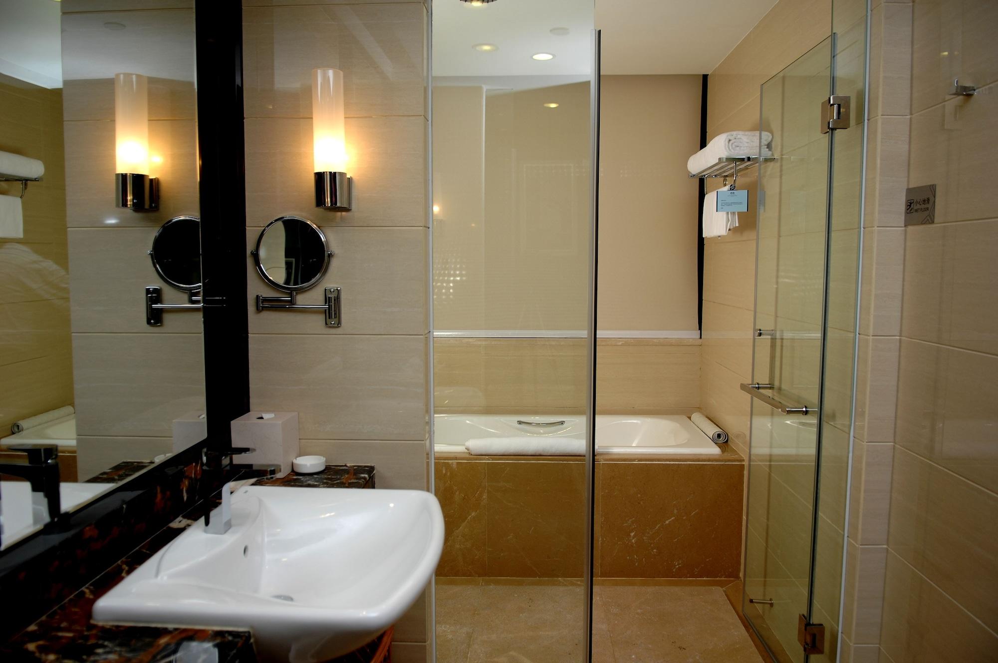 Haoyin Gloria Plaza 4*