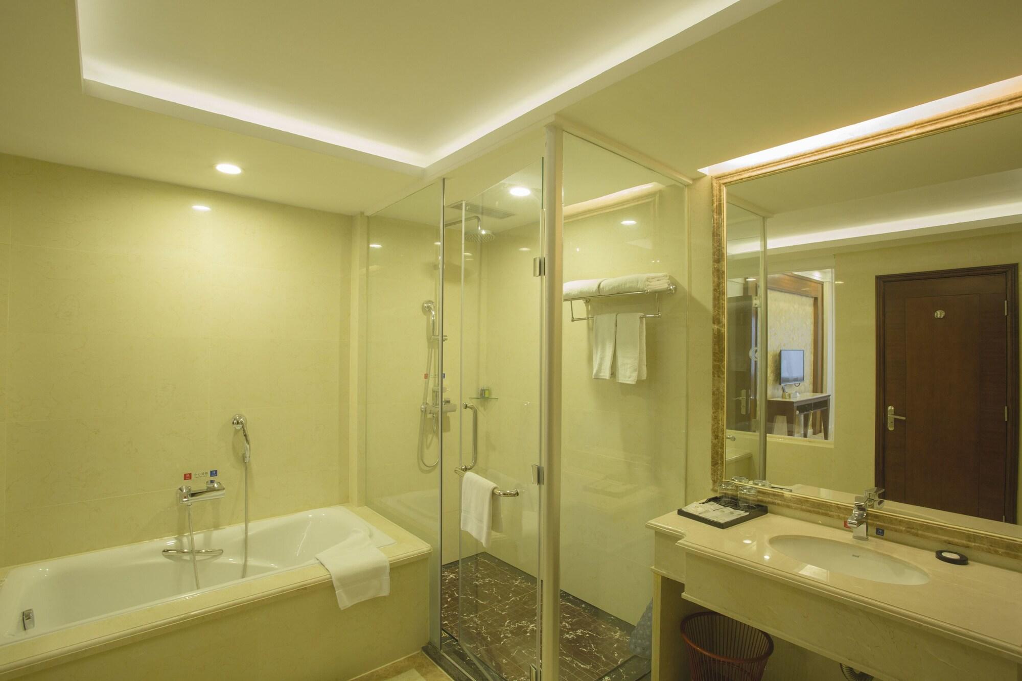 Haili Garden 3*