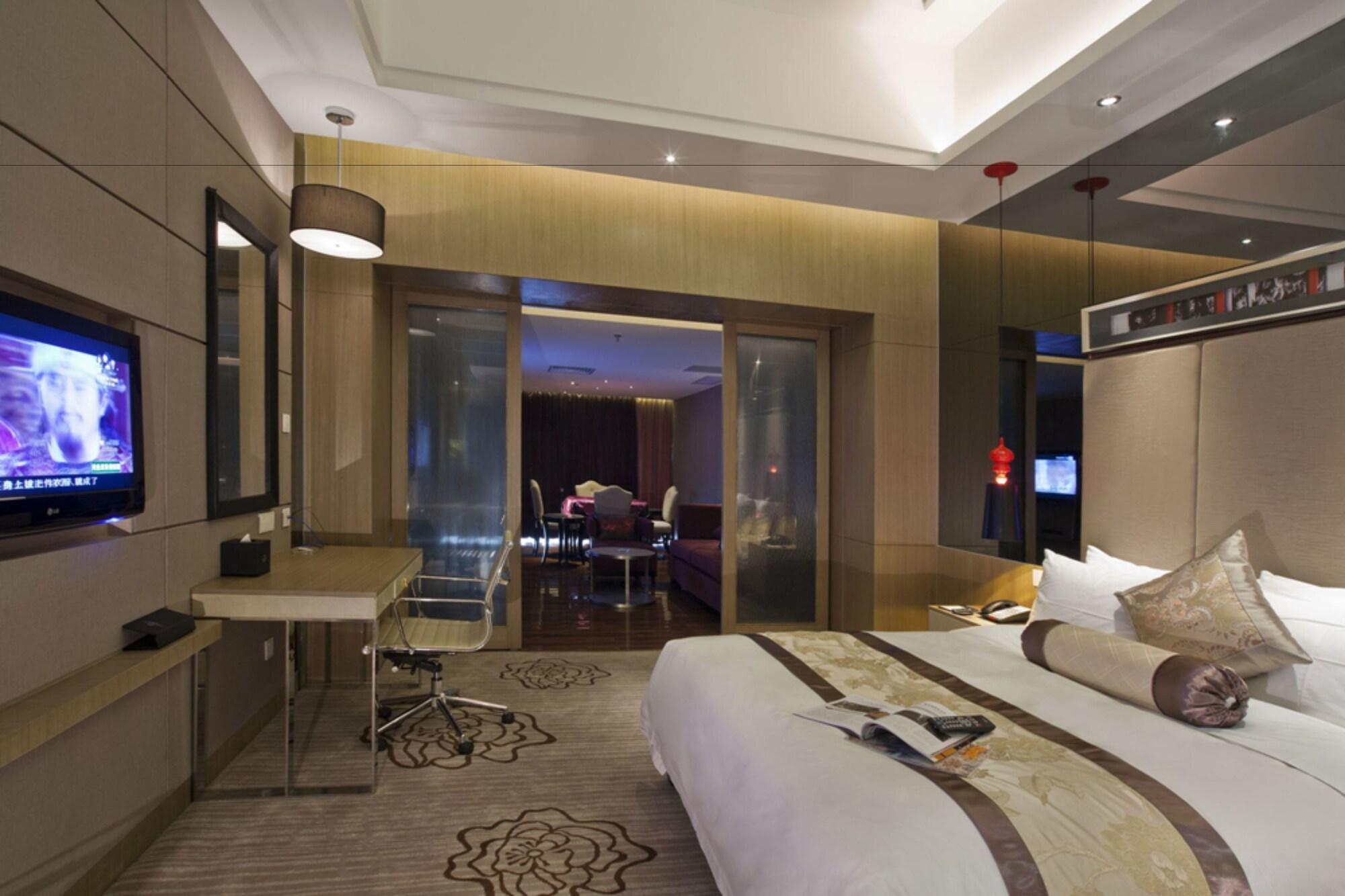 Hotel Easeland 4*