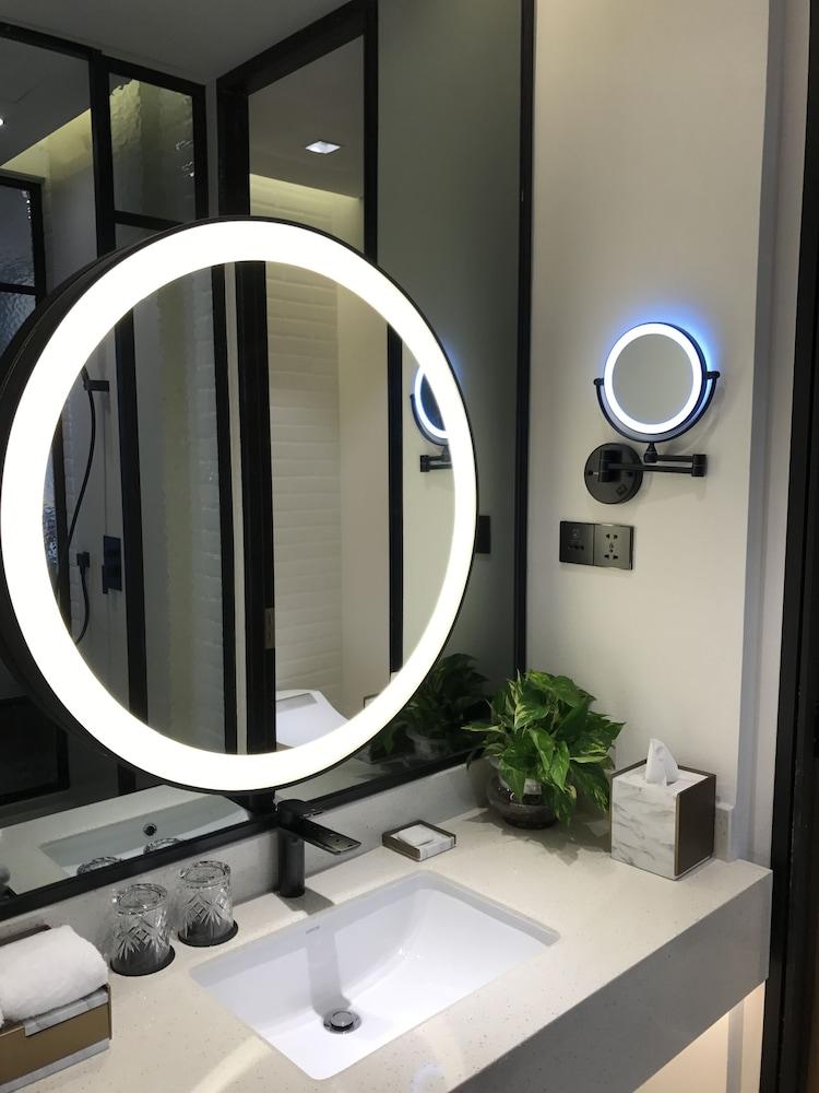 Longuu 4* Canton