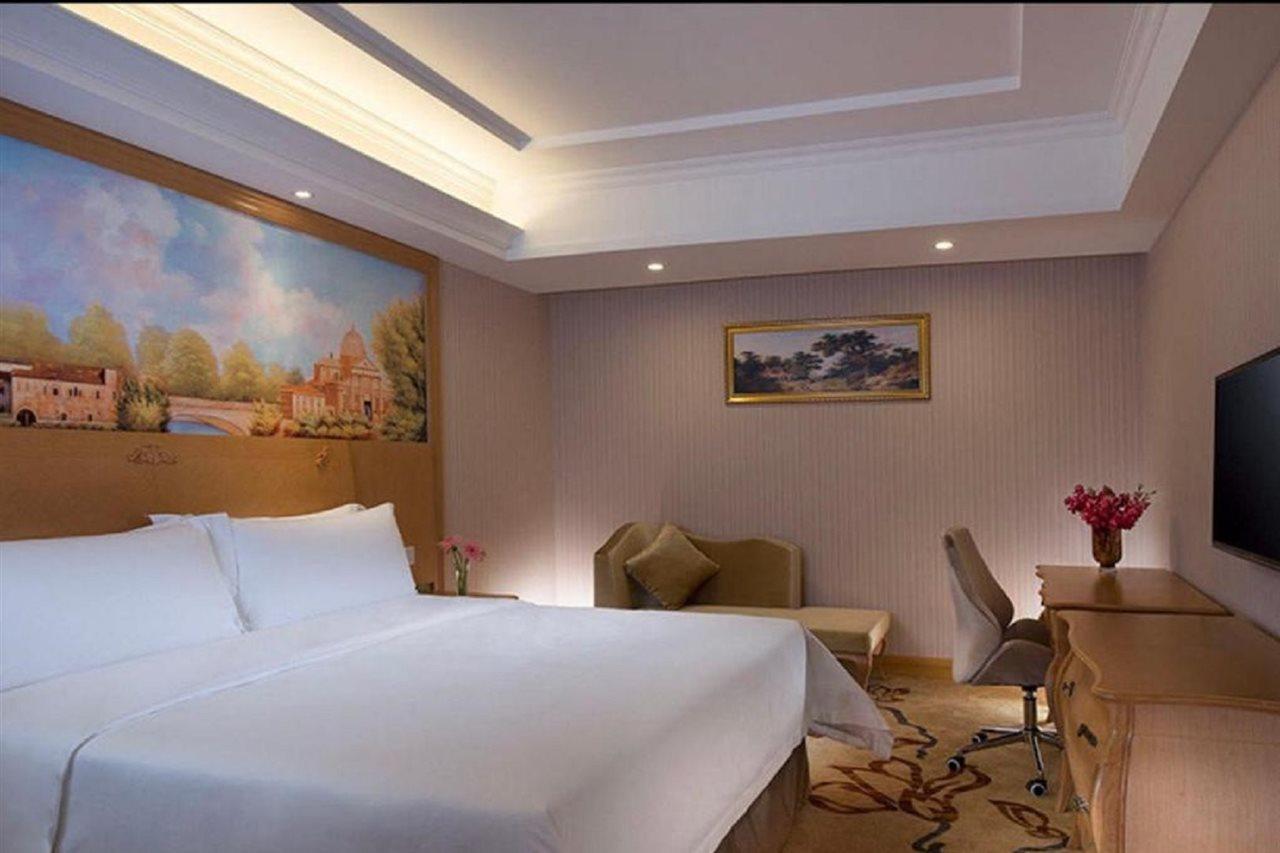 Hotel Vienna International Xintang Jean Fangzhicheng 3*