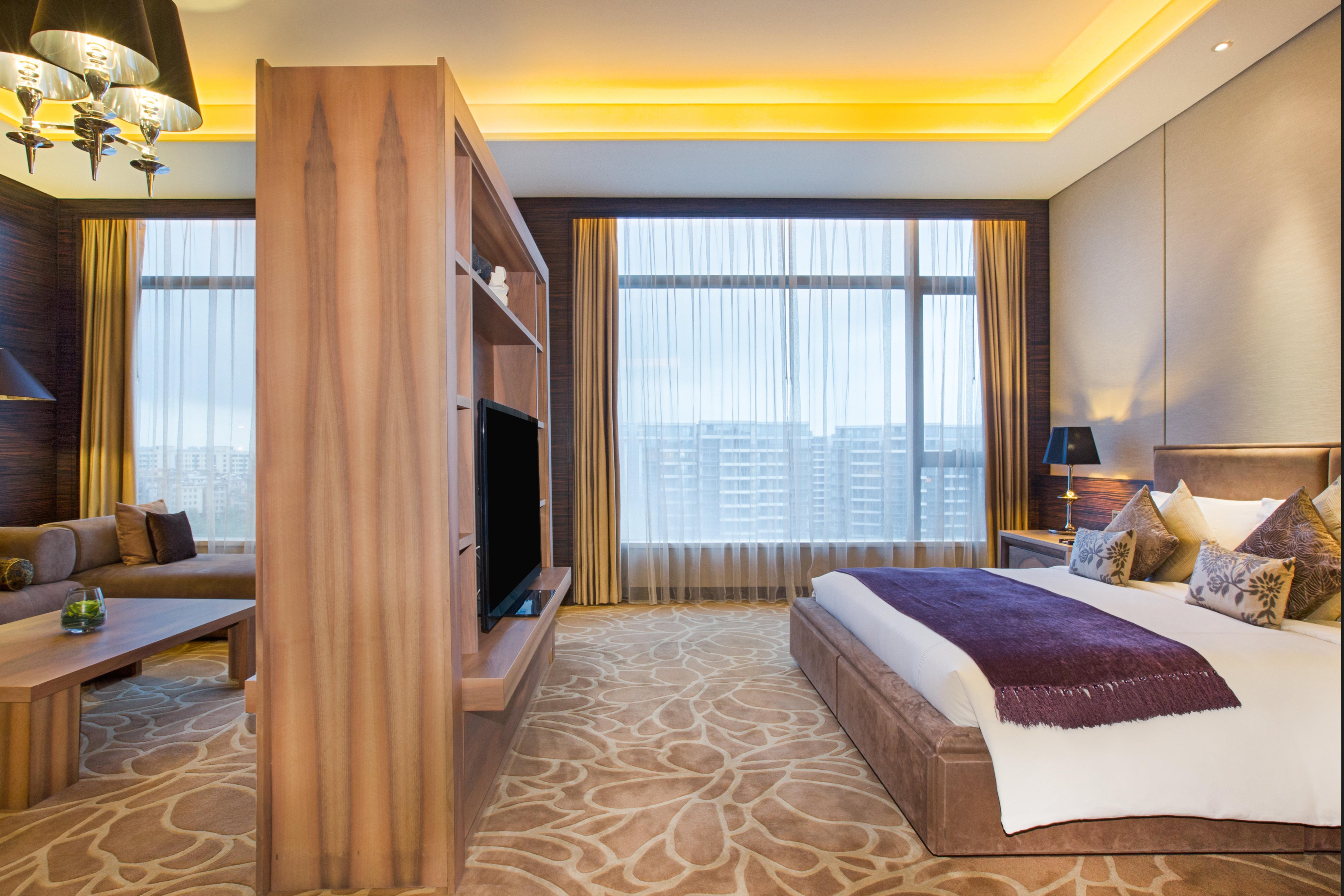 Hotel Crowne Plaza Huadu By Ihg - Free Shuttle Bus Between To Exhibition Center During Fair