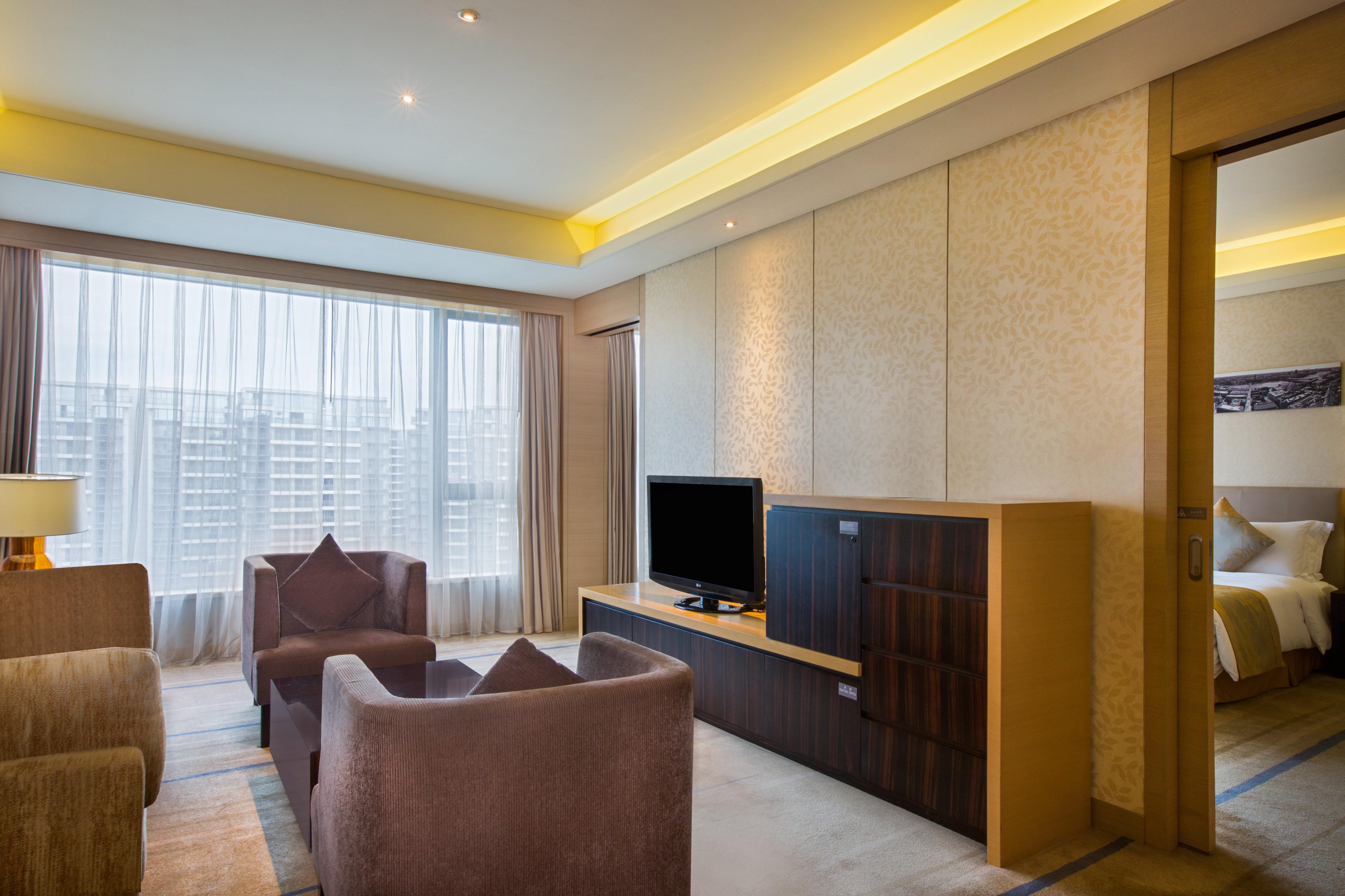 Crowne Plaza Huadu By Ihg - Free Shuttle Bus Between To Exhibition Center During Fair 5* Guangzhou