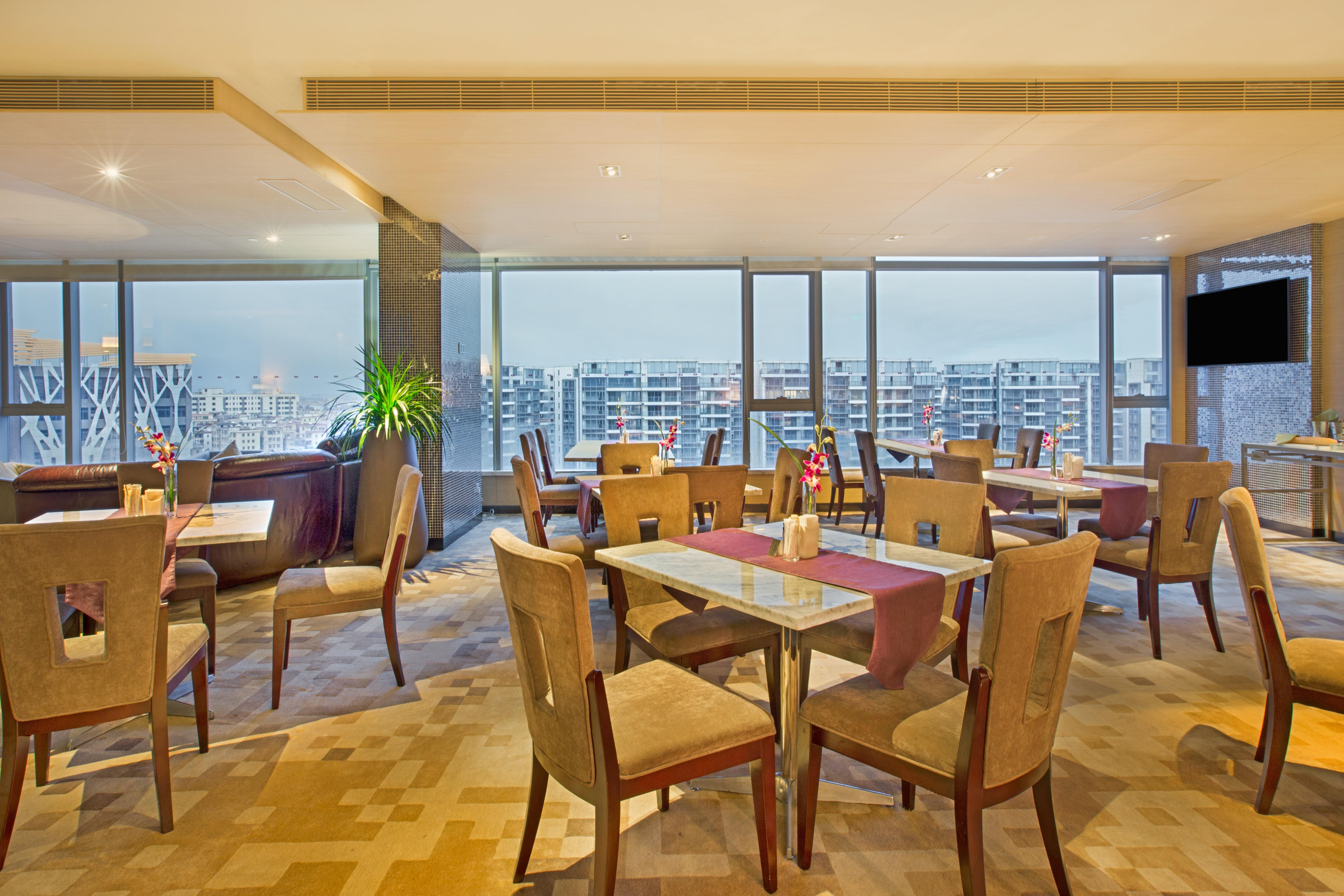 Crowne Plaza Huadu By Ihg - Free Shuttle Bus Between To Exhibition Center During Fair Hotel
