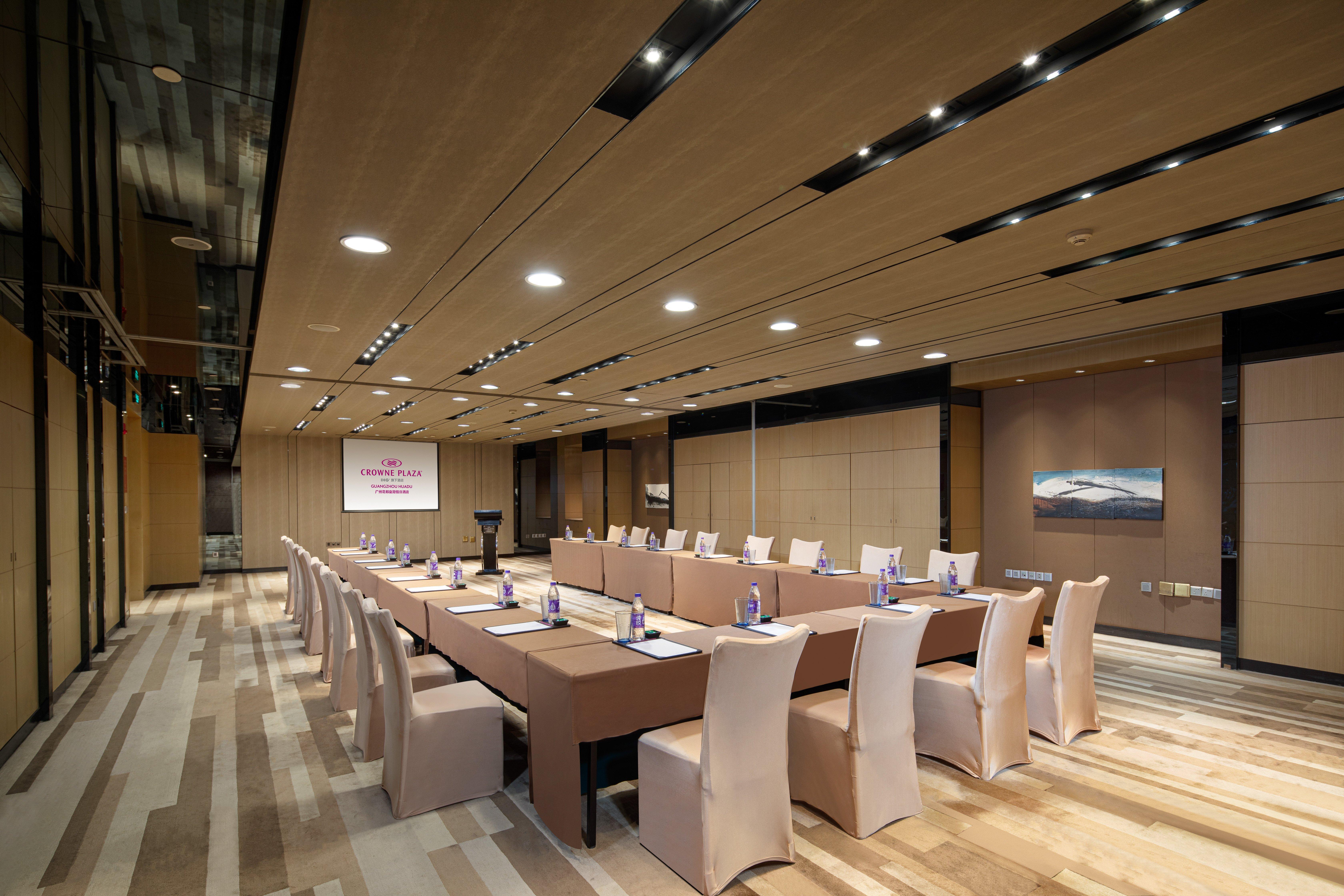 Hotel Crowne Plaza Huadu By Ihg - Free Shuttle Bus Between To Exhibition Center During Fair 5*