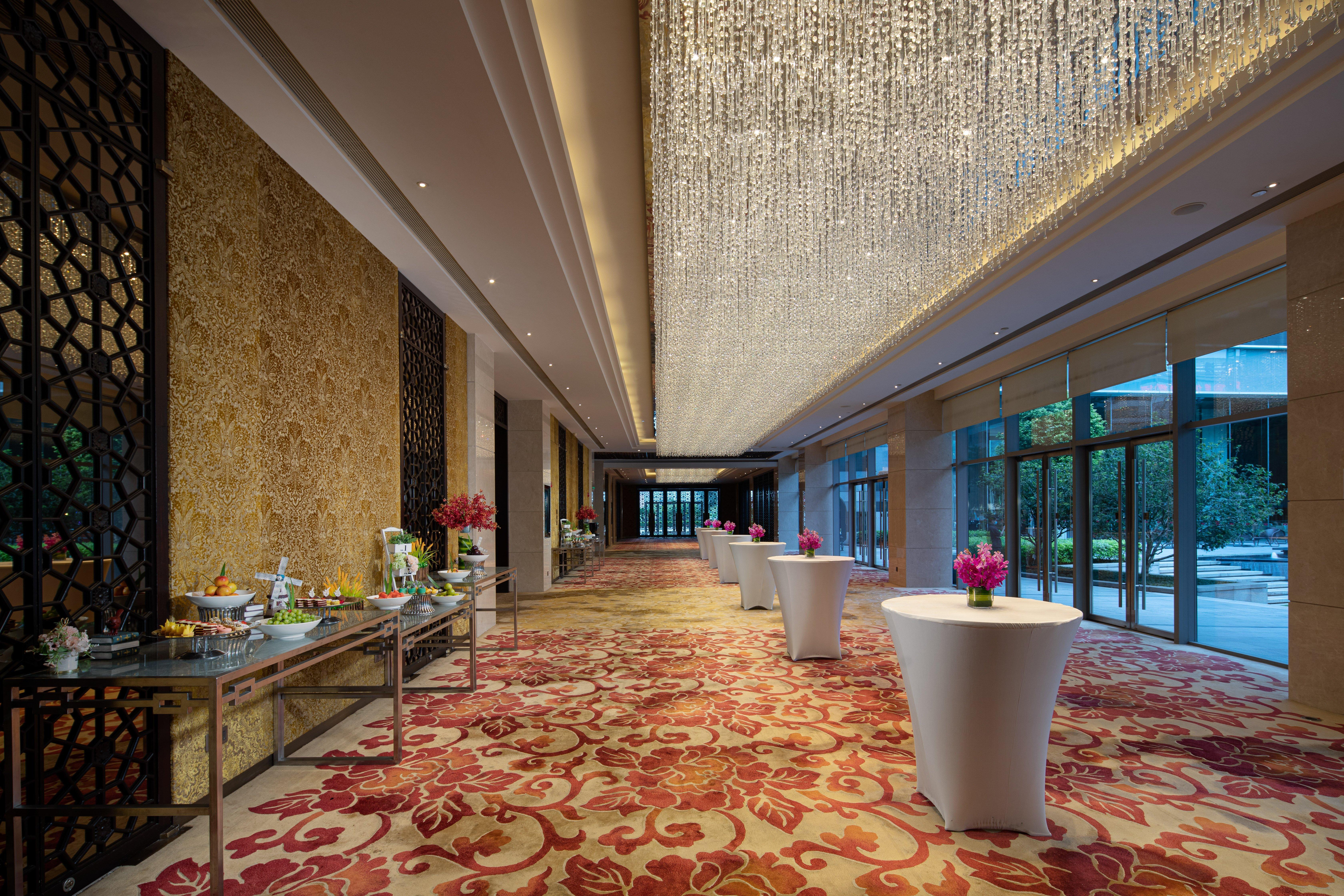 Crowne Plaza Huadu By Ihg - Free Shuttle Bus Between To Exhibition Center During Fair Hotel 5*
