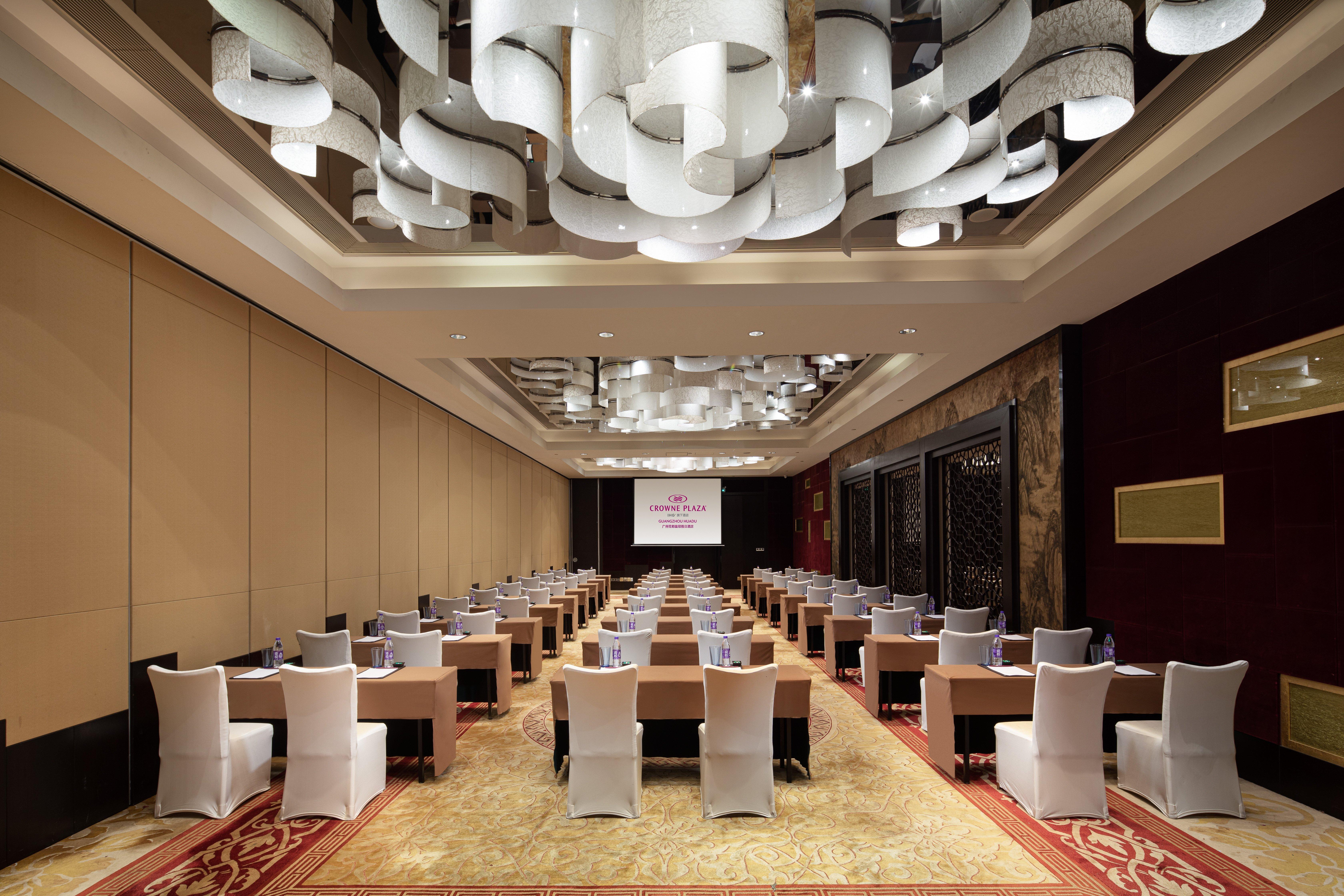 Hotel Crowne Plaza Huadu By Ihg - Free Shuttle Bus Between To Exhibition Center During Fair
