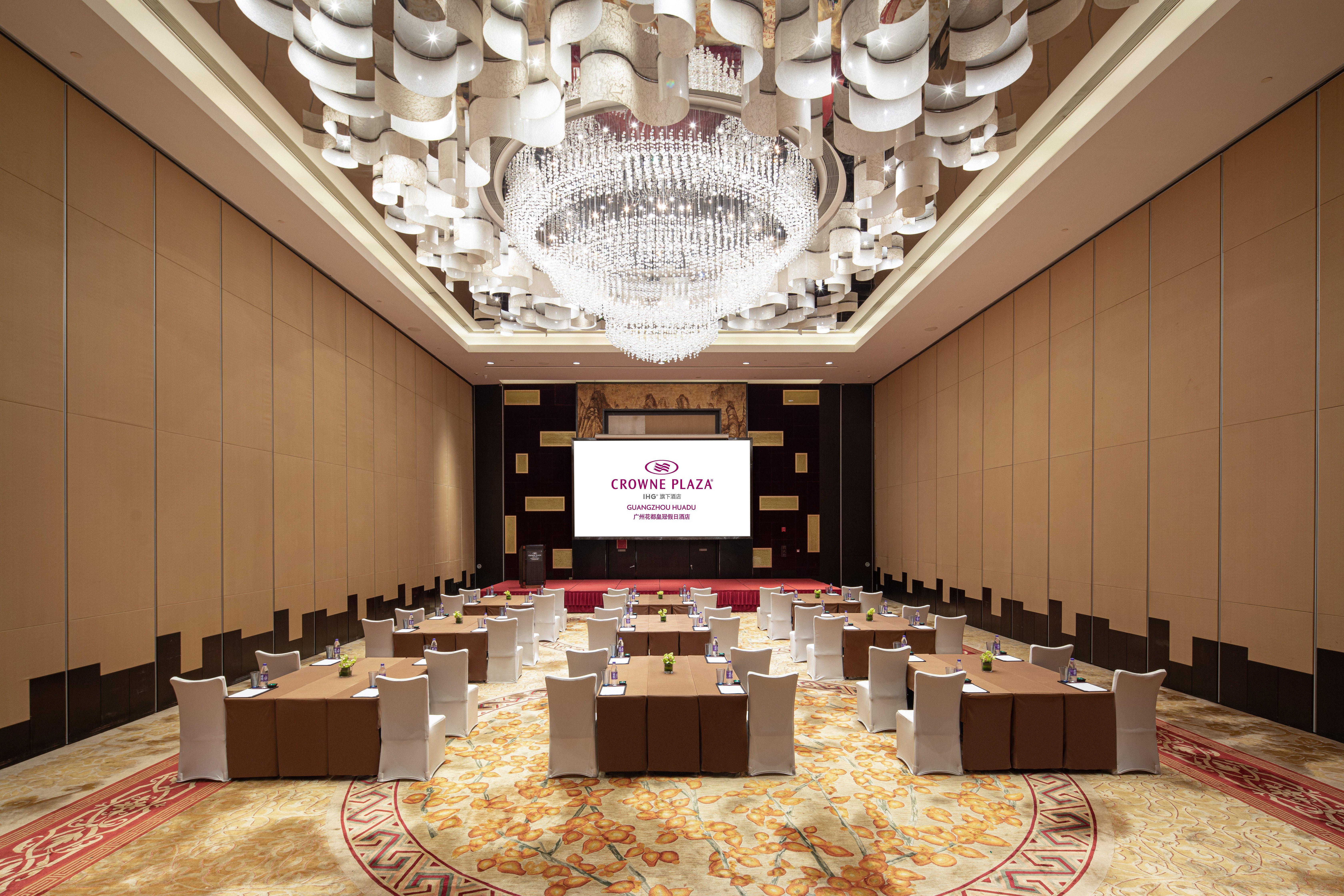 Crowne Plaza Huadu By Ihg - Free Shuttle Bus Between To Exhibition Center During Fair Hotel