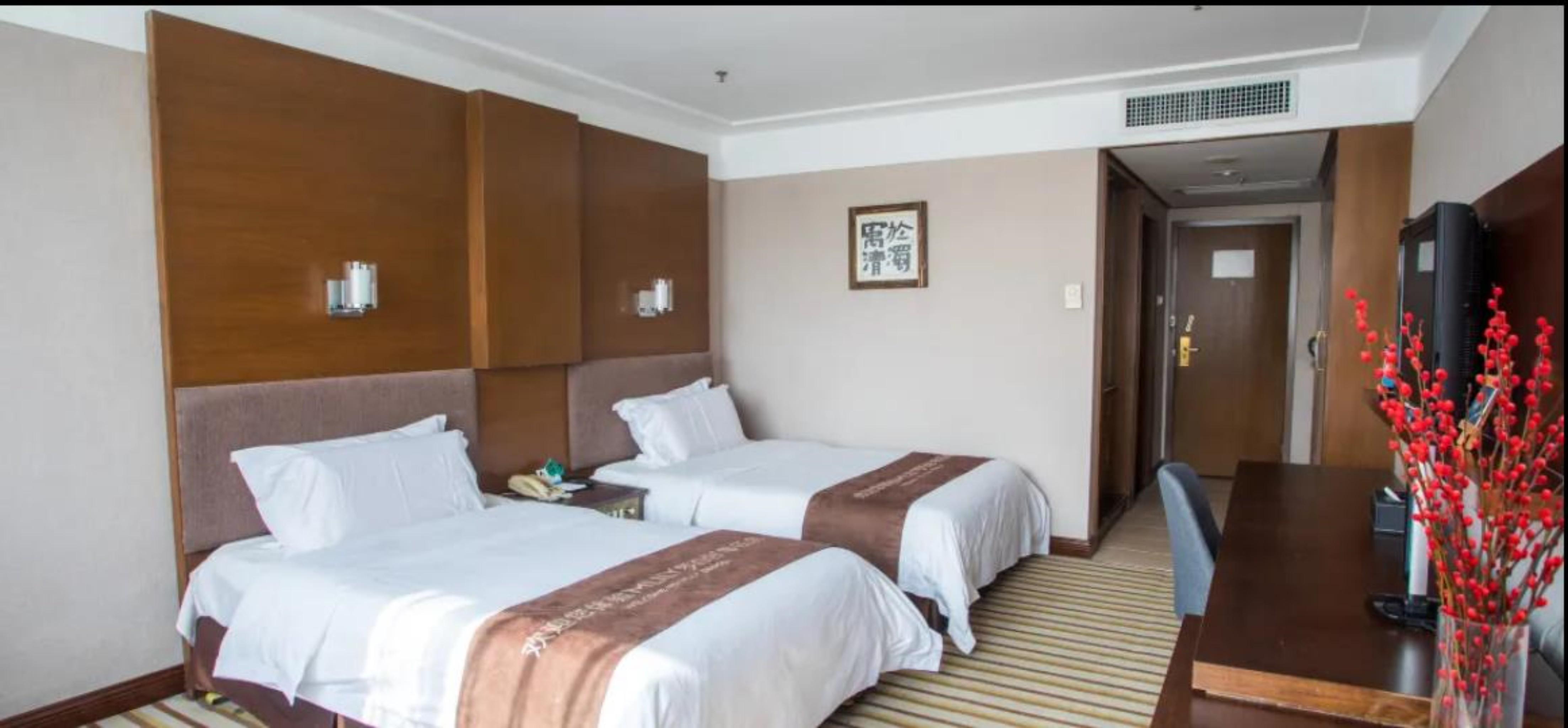 Poly Hotel, Hotel 3*