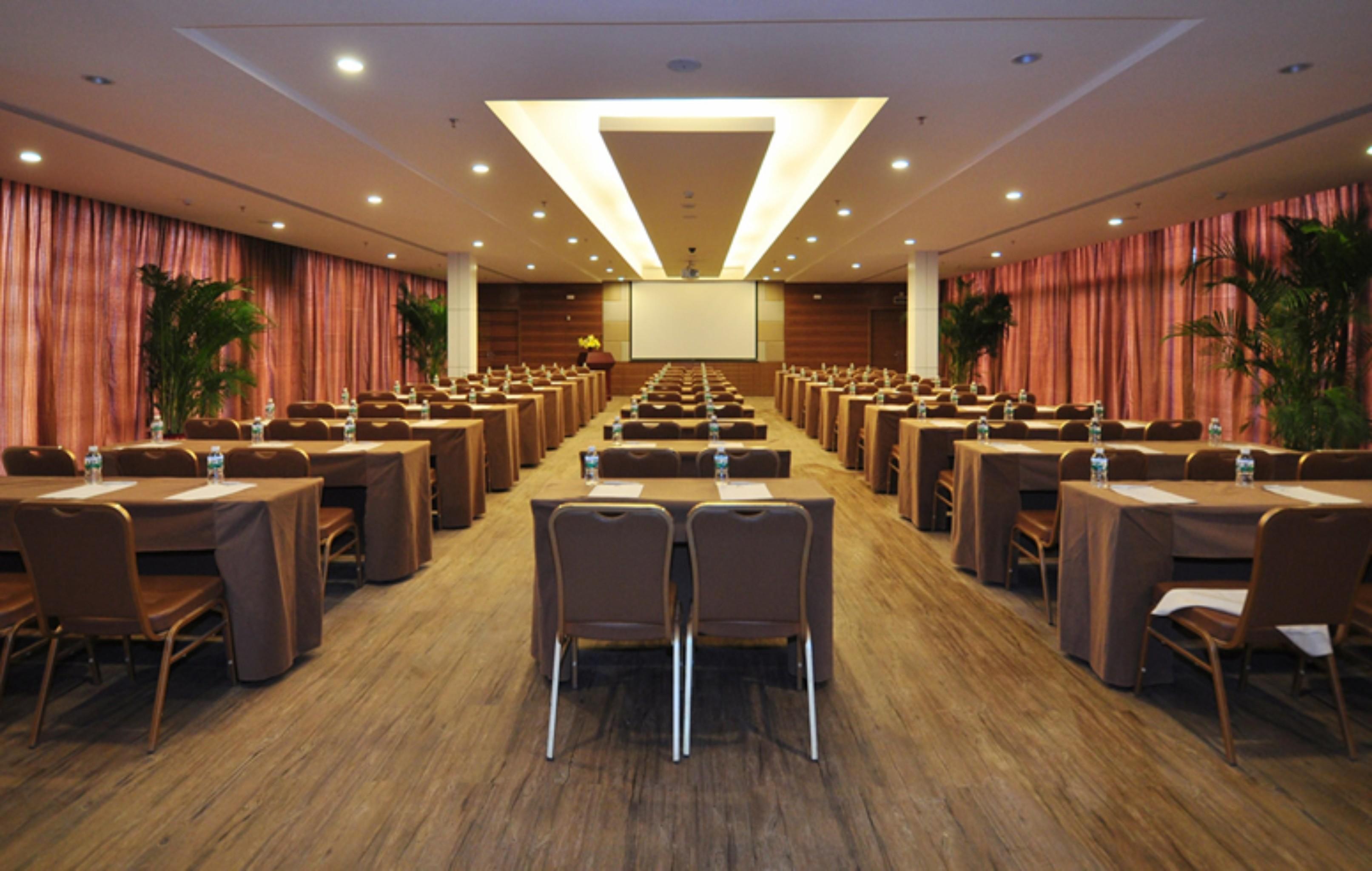 Hotel Poly Hotel, 3*