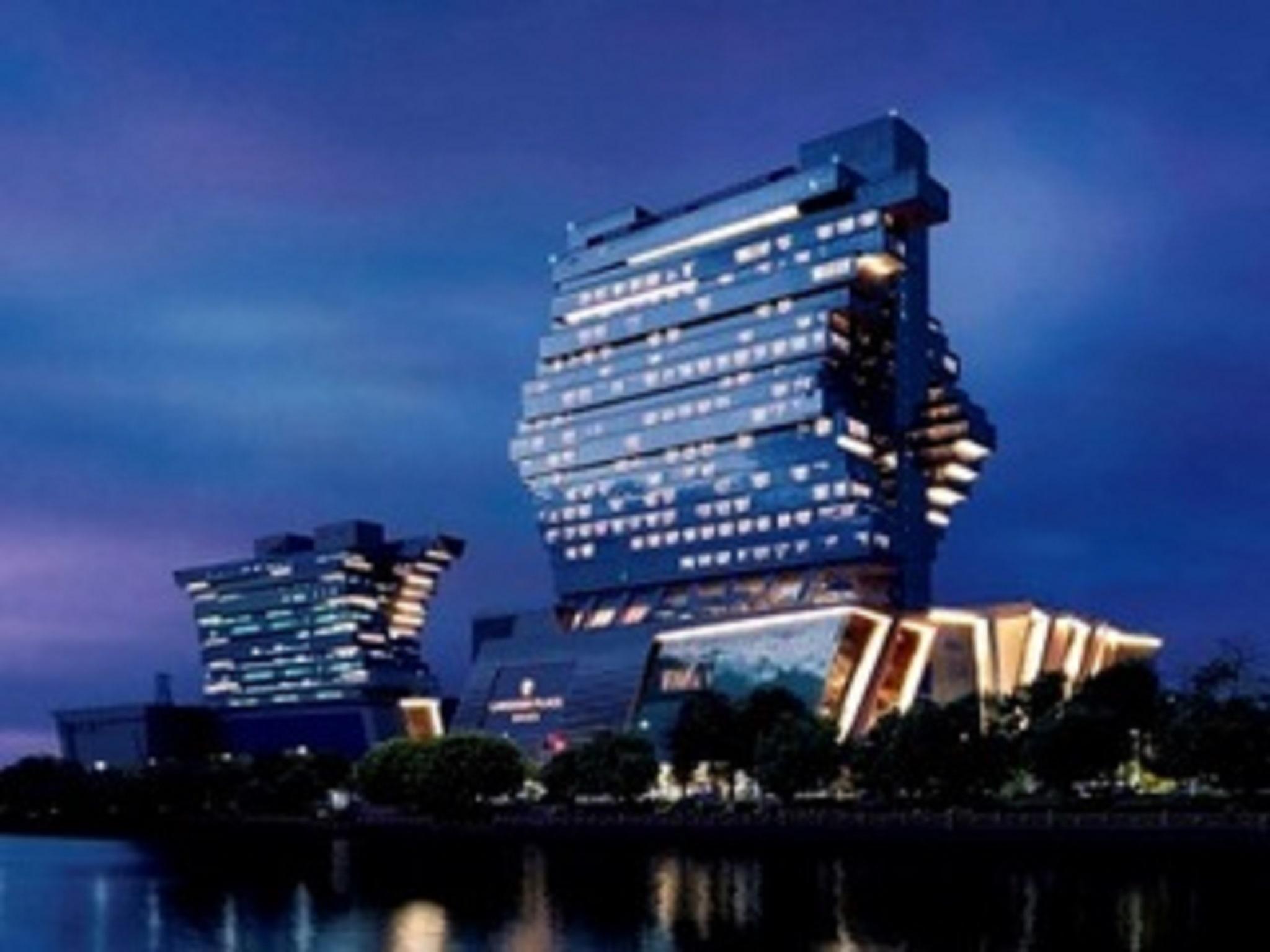 Langham Place - Walking Distance To Fair & Overseas Buyers Registration Service Hotel