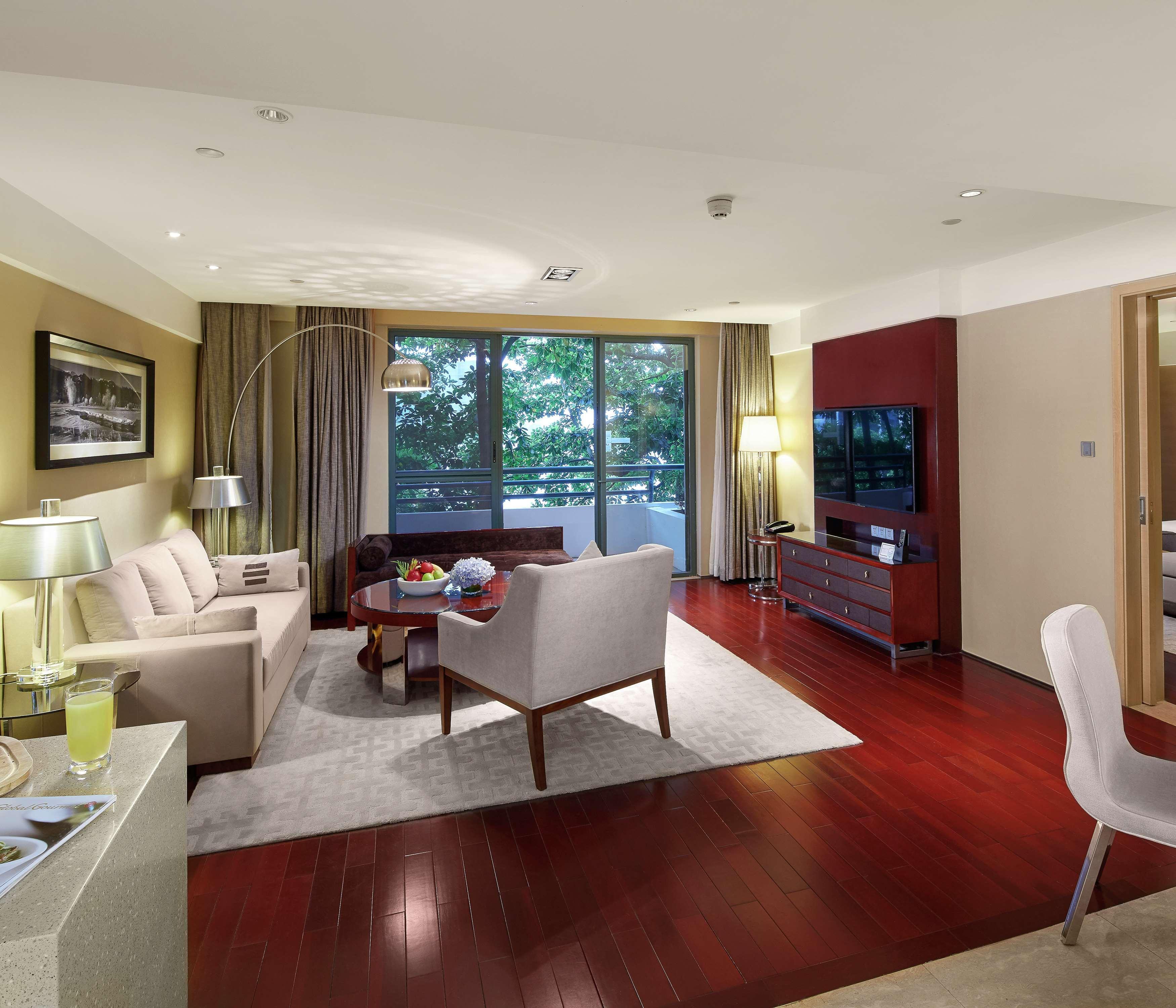 Hotel Hilton Science City, Free Shuttle Bus During Fair