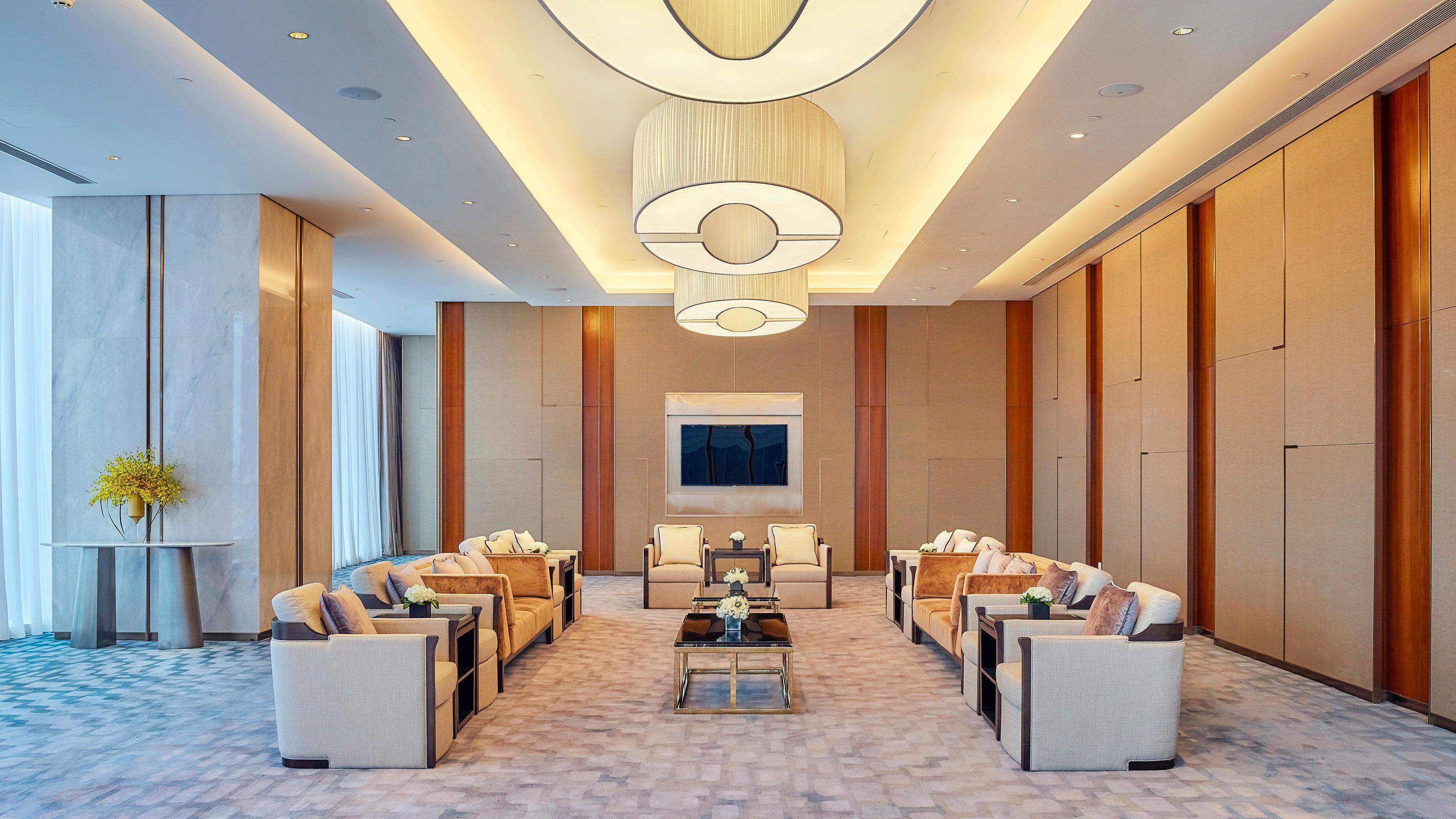 Hotel Intercontinental Exhibition Center By Ihg - Free Shuttle Between And Exhibition Center During Fair & Exhibitor Registration Counter 5*