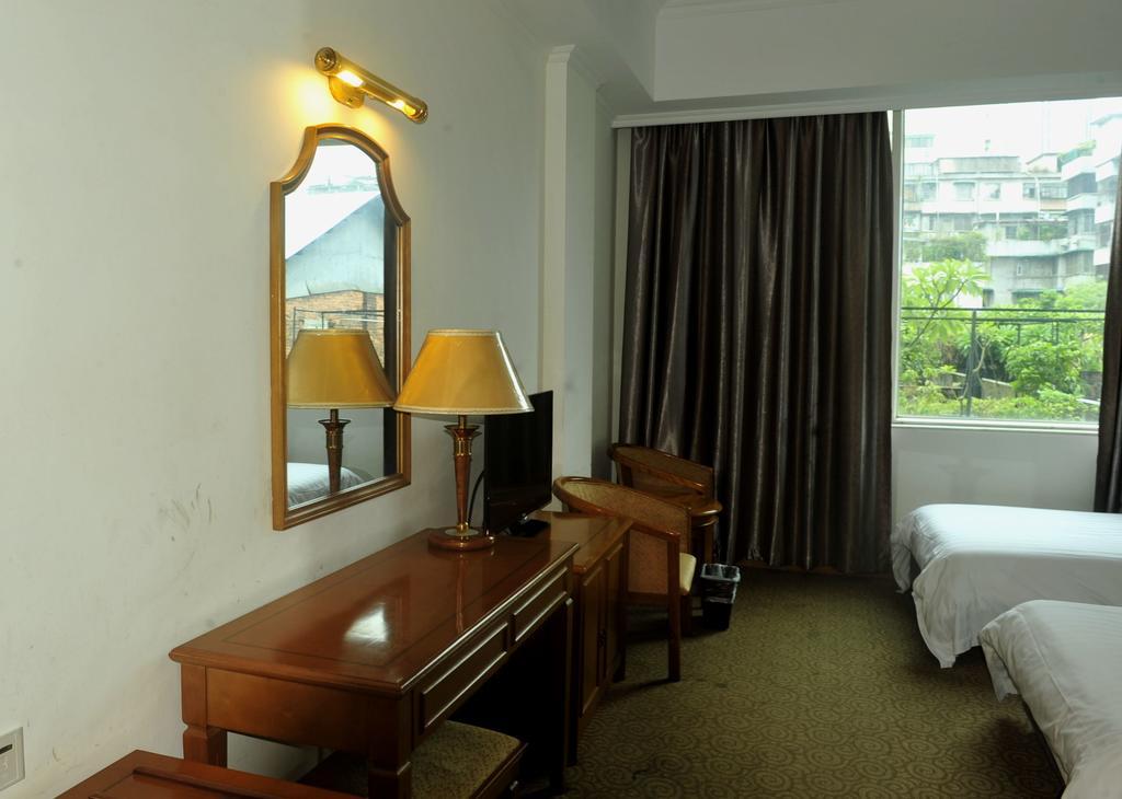 Five Rams Hotel