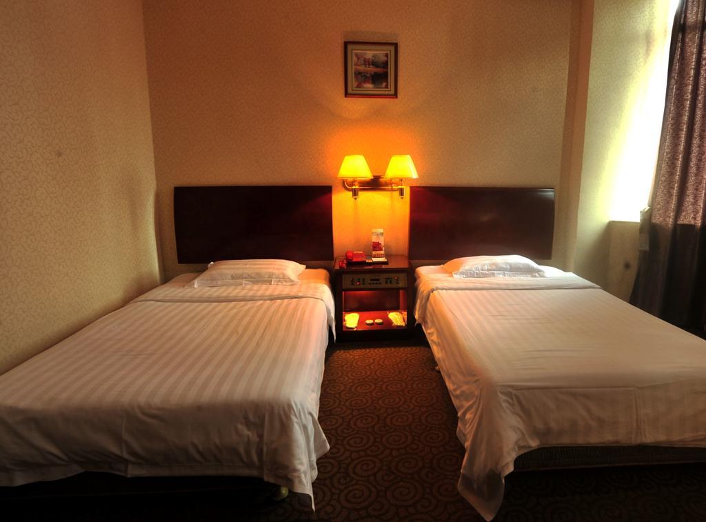 Five Rams Hotel