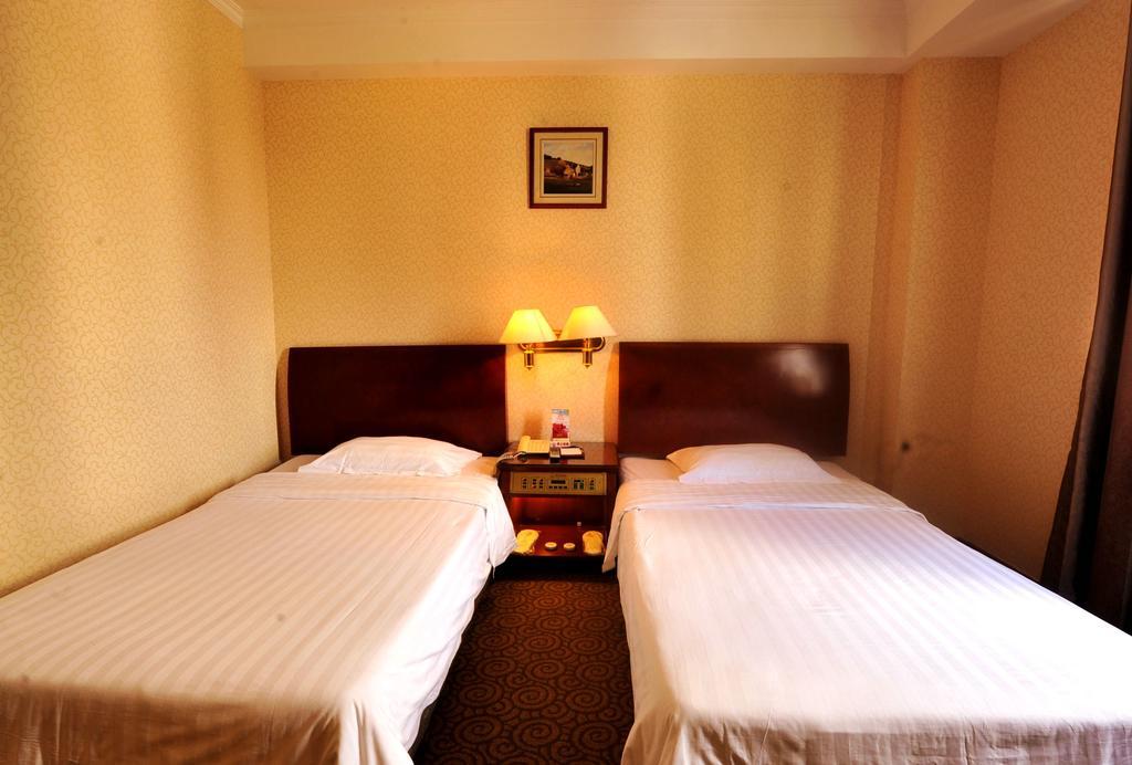 Five Rams Hotel 3*