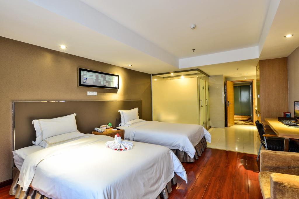 Hotel Yingshang Gangding Longkou West 3*
