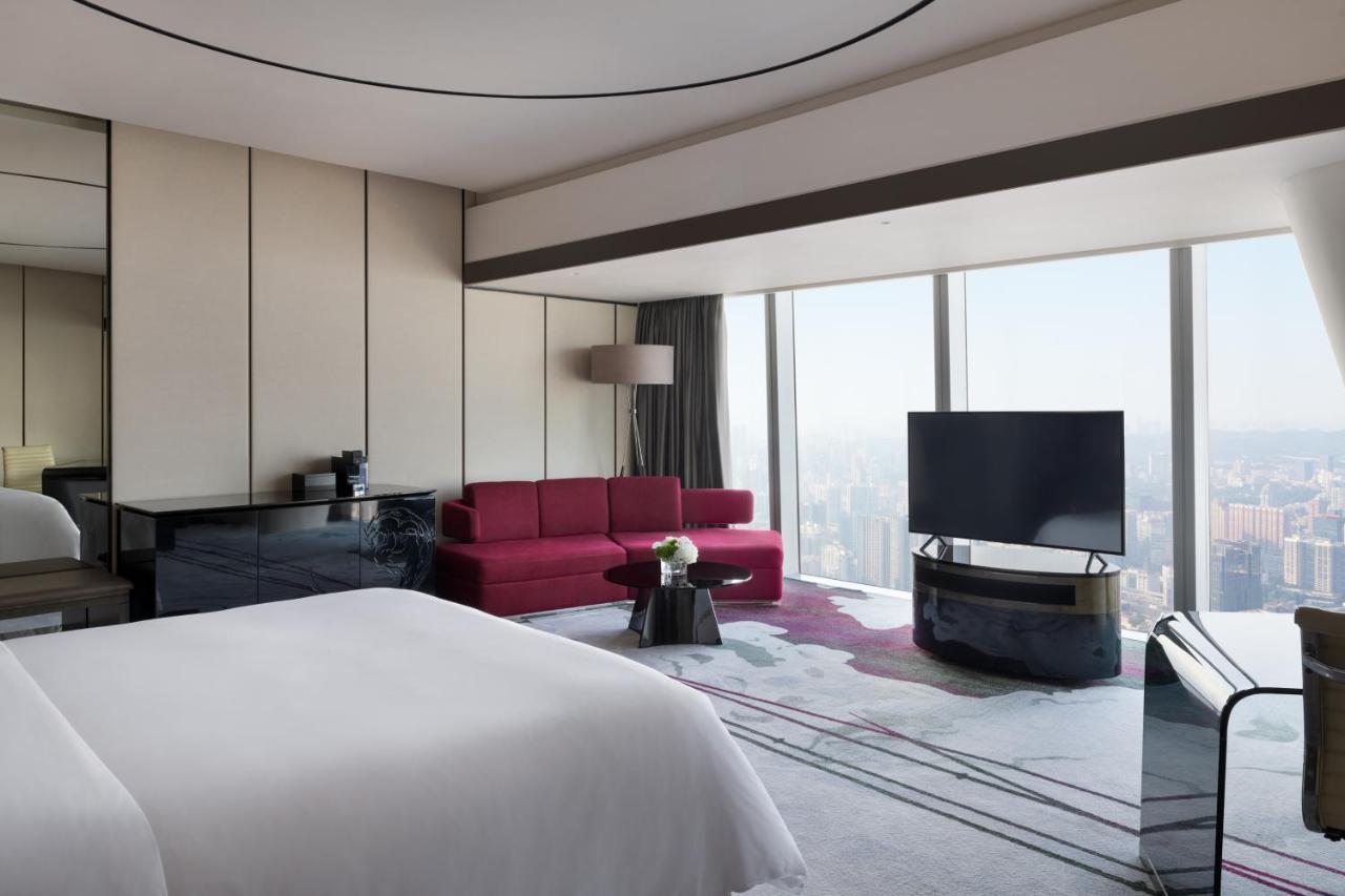 Four Seasons - Free Shuttle Bus To Fair Complex & Overseas Buyer Registration Services During Fair Period Hotel 5*
