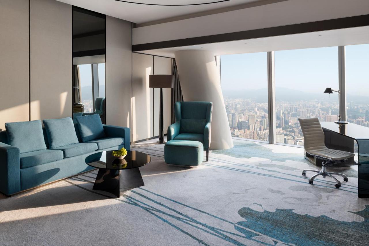 Four Seasons - Free Shuttle Bus To Fair Complex & Overseas Buyer Registration Services During Fair Period Hotel 5*