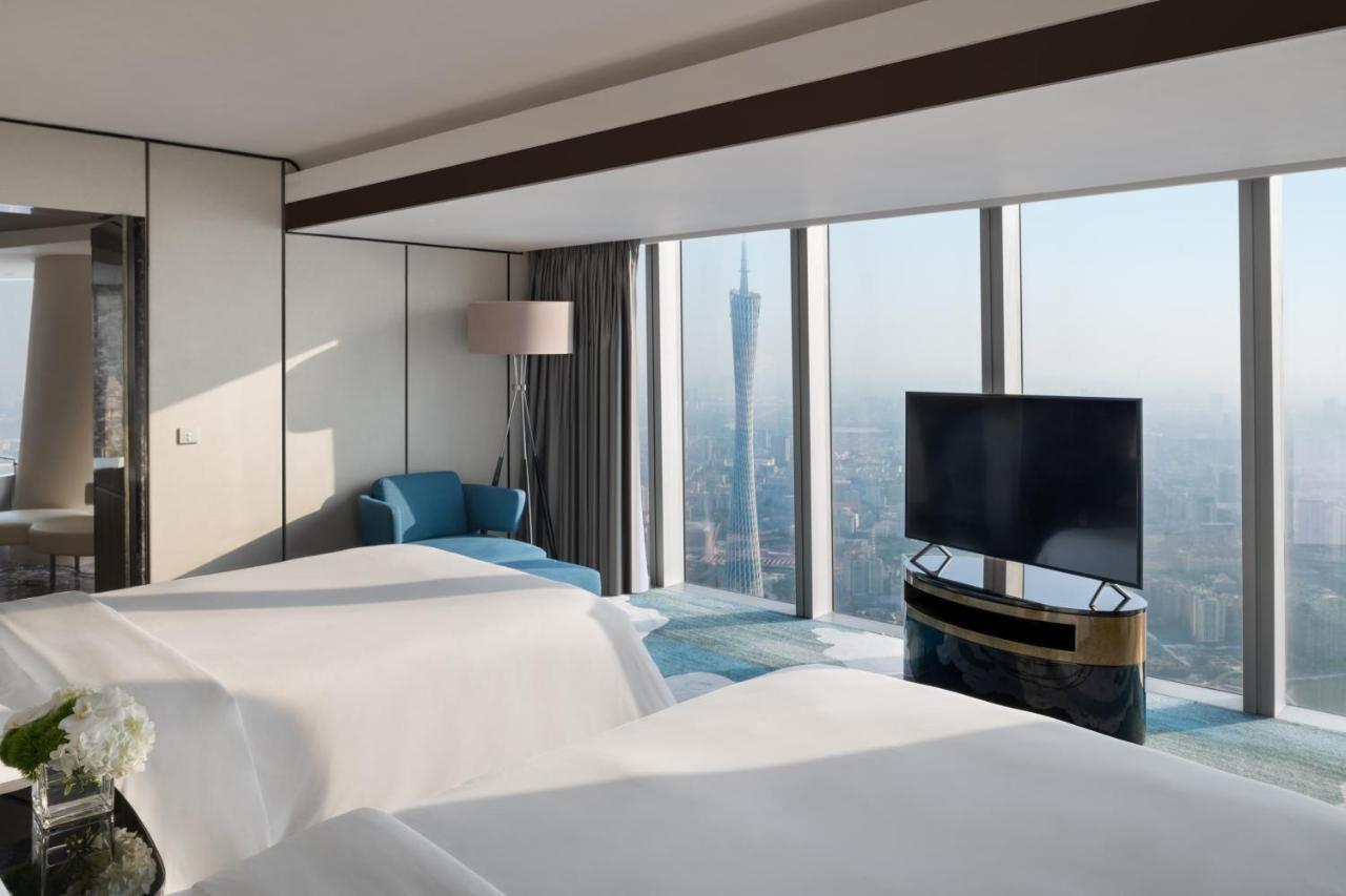 Hotel Four Seasons - Free Shuttle Bus To Fair Complex & Overseas Buyer Registration Services During Fair Period 5*