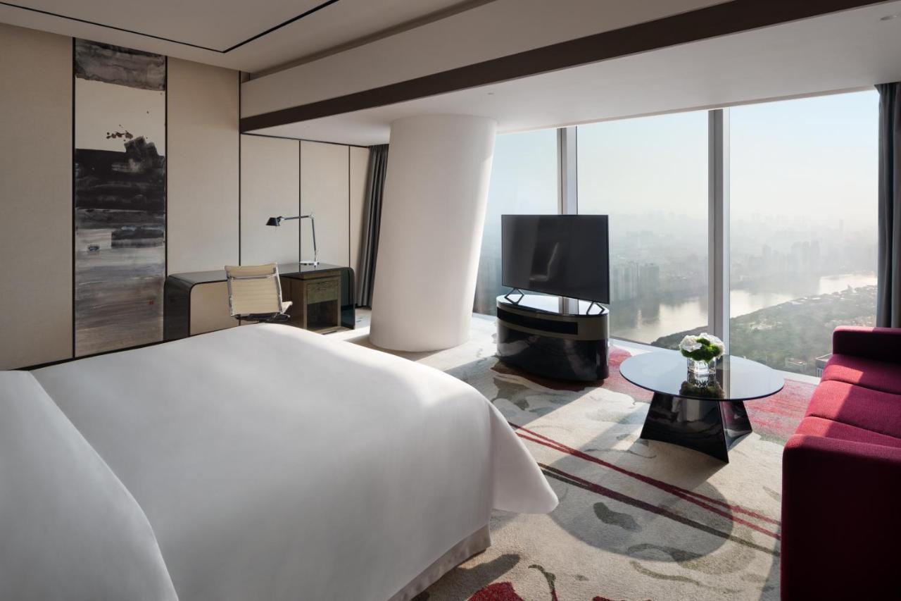 Hotel Four Seasons - Free Shuttle Bus To Fair Complex & Overseas Buyer Registration Services During Fair Period Guangzhou