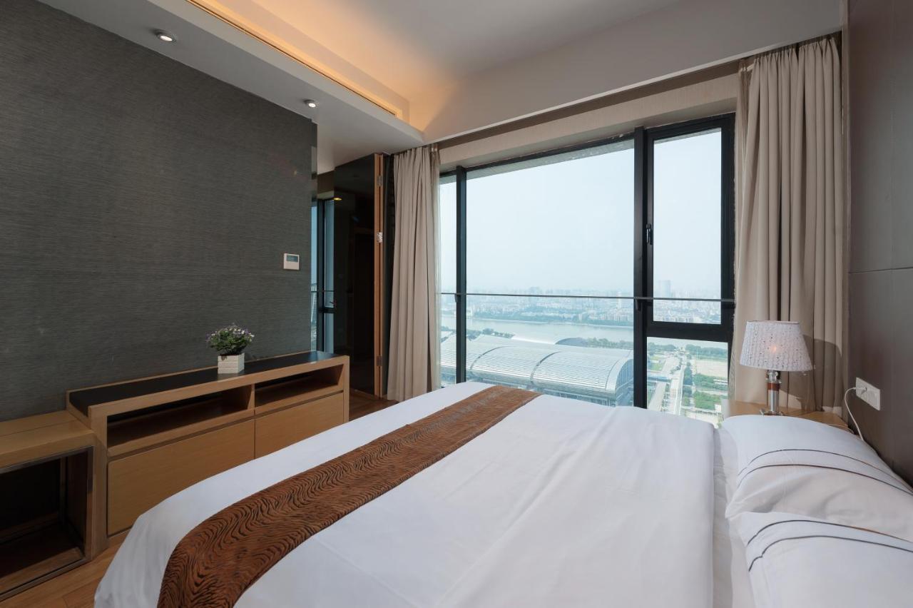 Yicheng Pazhou Poly World Trade Centre Apartment