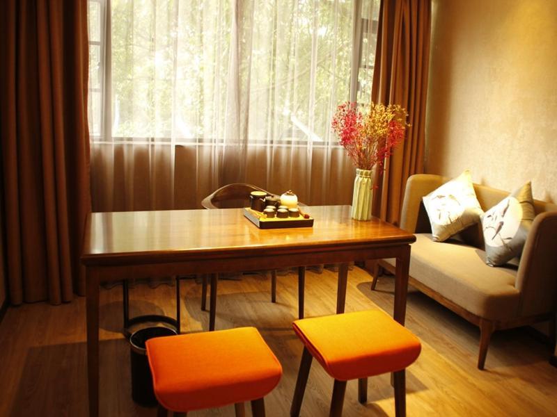 Insail Beijing Road Pedestrian Branch Hotel 4*