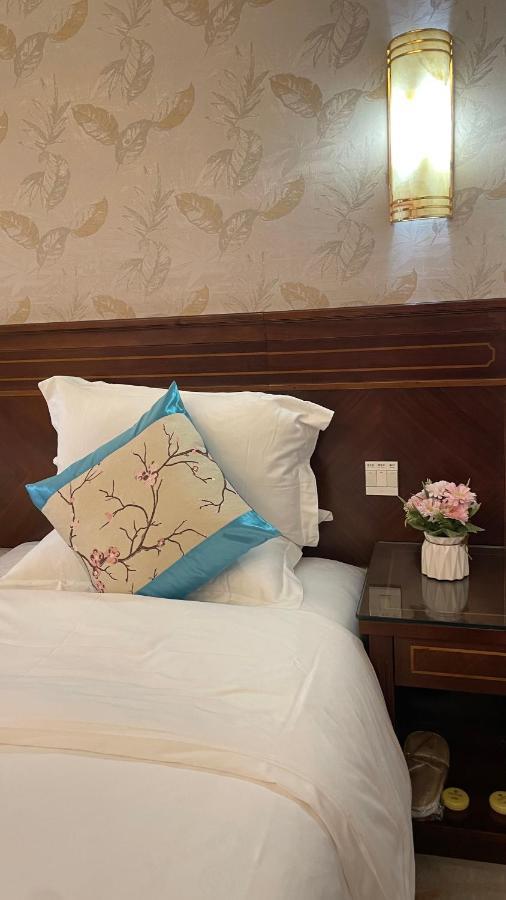 Oriental Silk Hotel