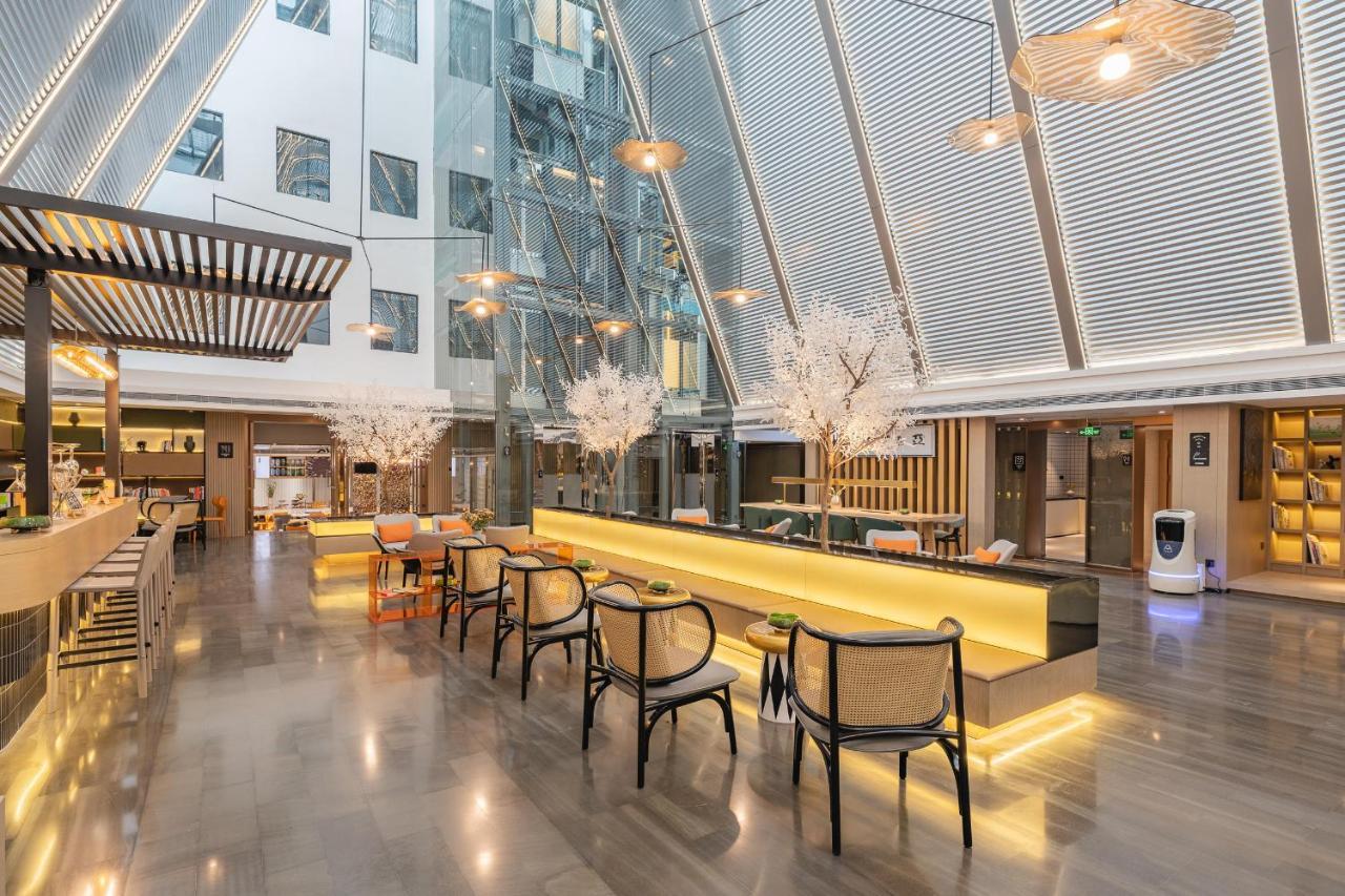 Hotel Atour Zhujiang New Town Wuyangtun 4*