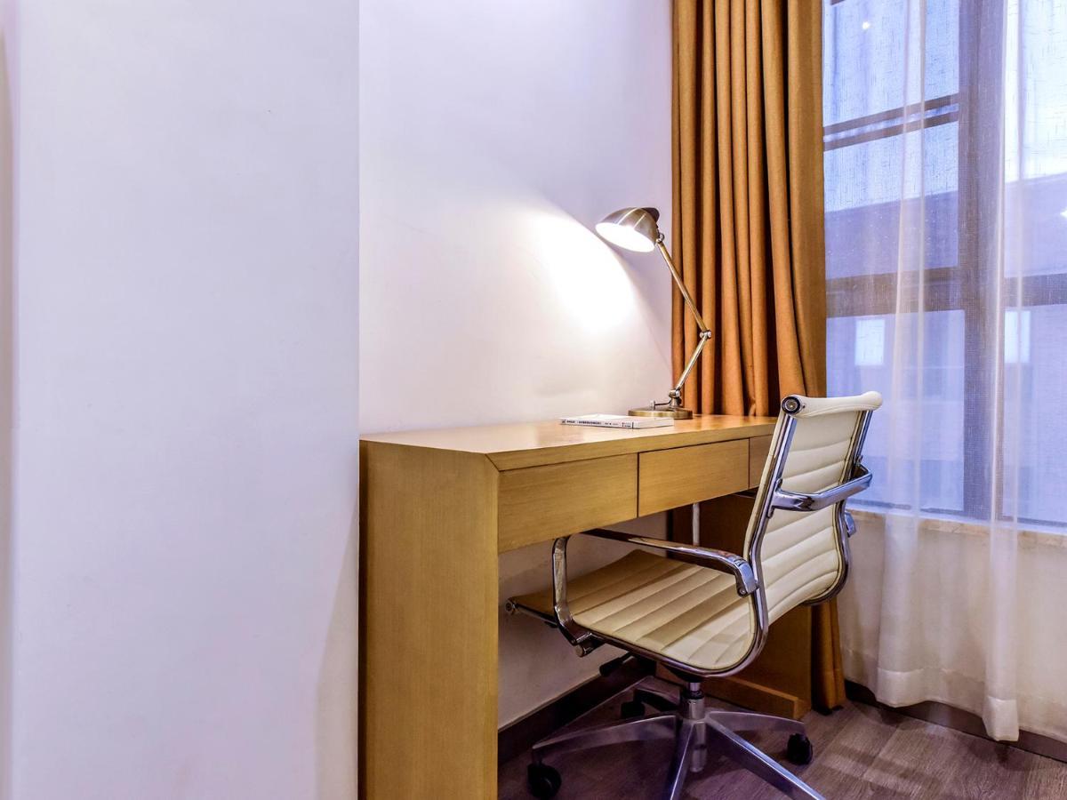 Huihe Hotel 4*
