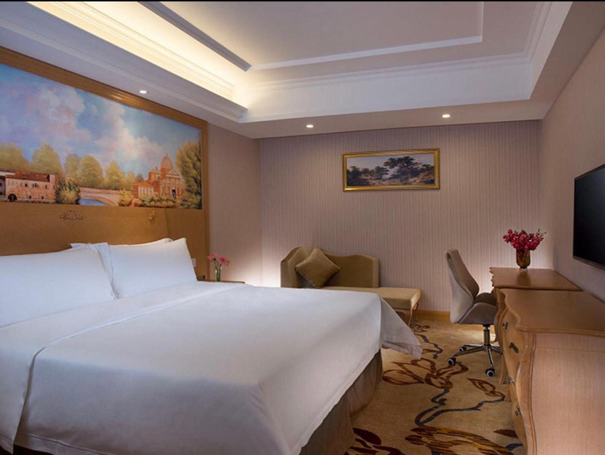 Vienna International Xintang Jean Fangzhicheng Hotel 3*