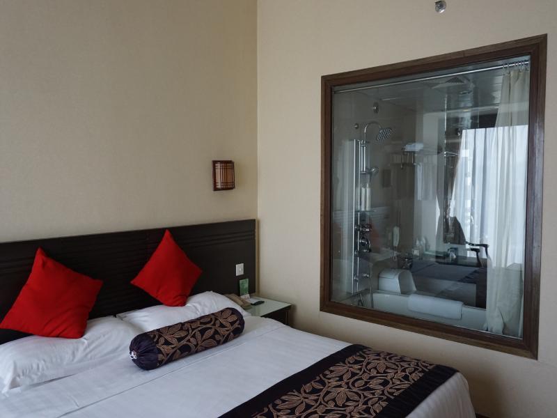 Hotel Jiang Yue 3*