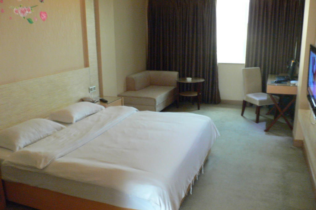 Tiga Hotel