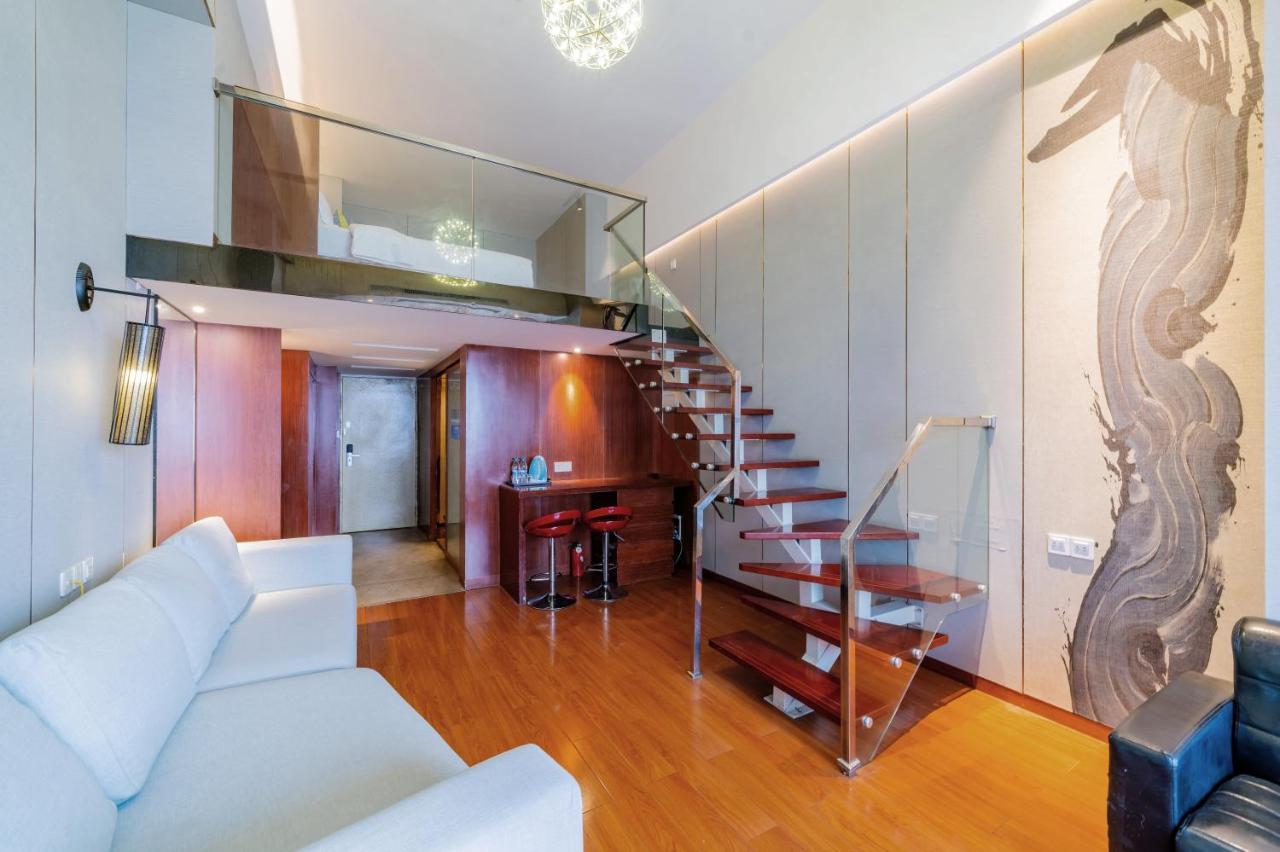 April Fair Duplex South Railway Station Ao Yuan Yue Shi Dai Branch Apartment *