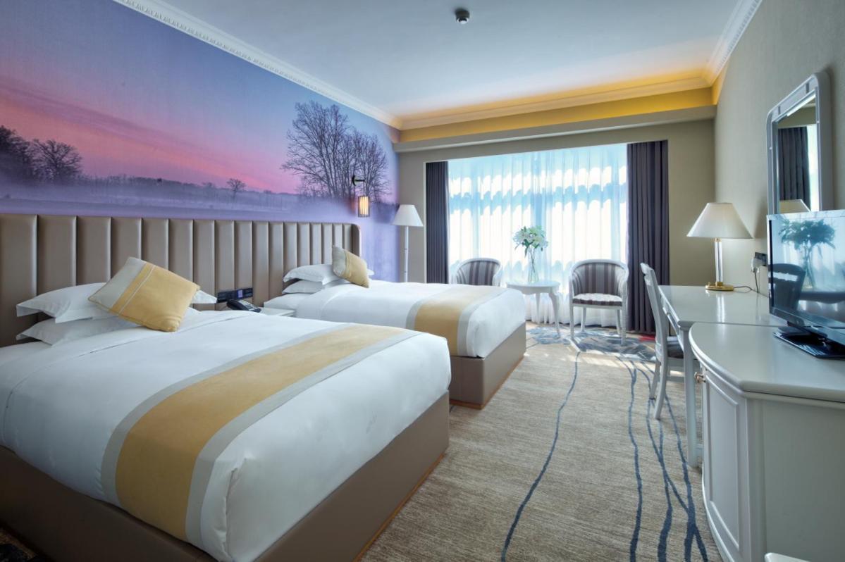 Zengcheng 4*