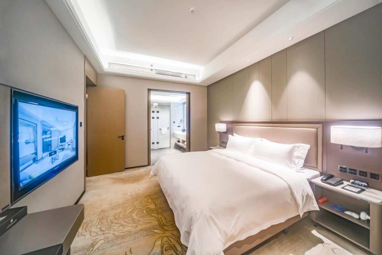 Southern Airlines Pearl Airport Hotel-canton Fair Free Shuttle Bus Hotel Guangzhou