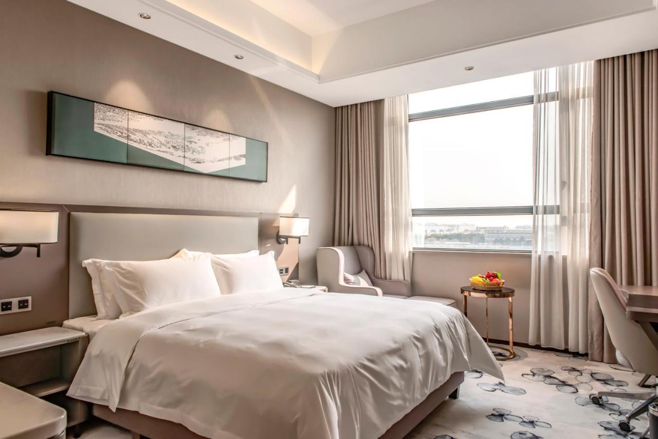 Southern Airlines Pearl Airport Hotel-canton Fair Free Shuttle Bus 5*