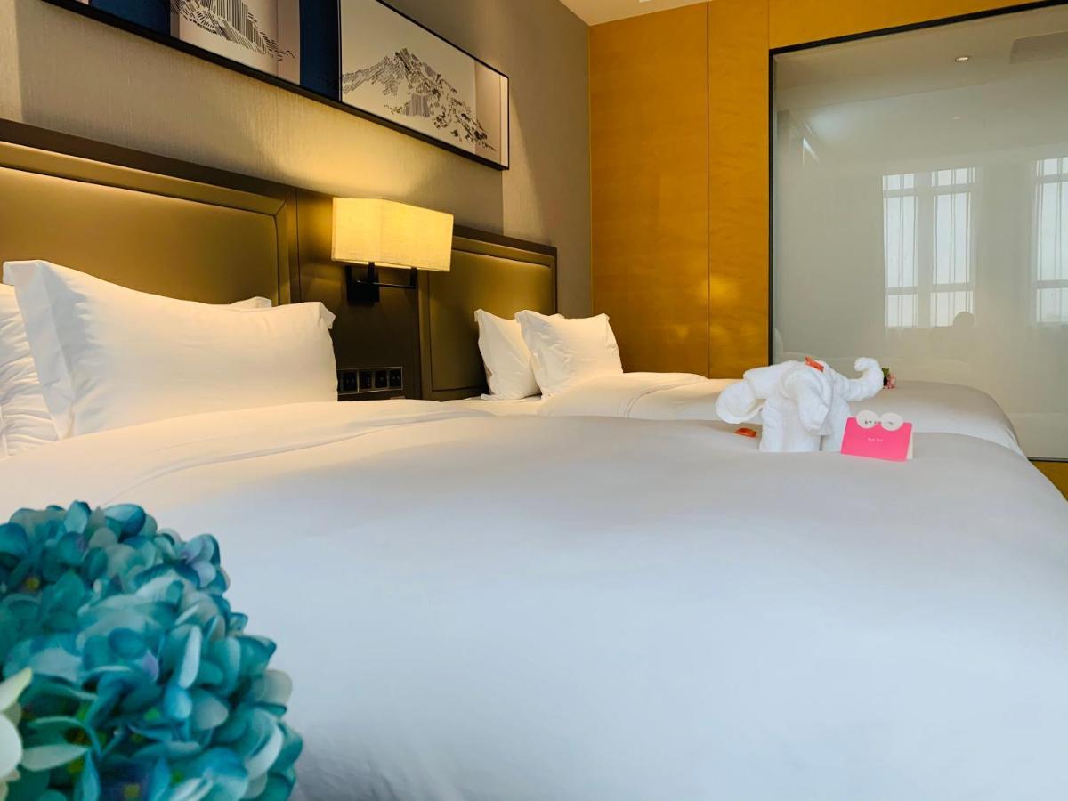 Southern Airlines Pearl Airport Hotel-canton Fair Free Shuttle Bus Hotel Guangzhou