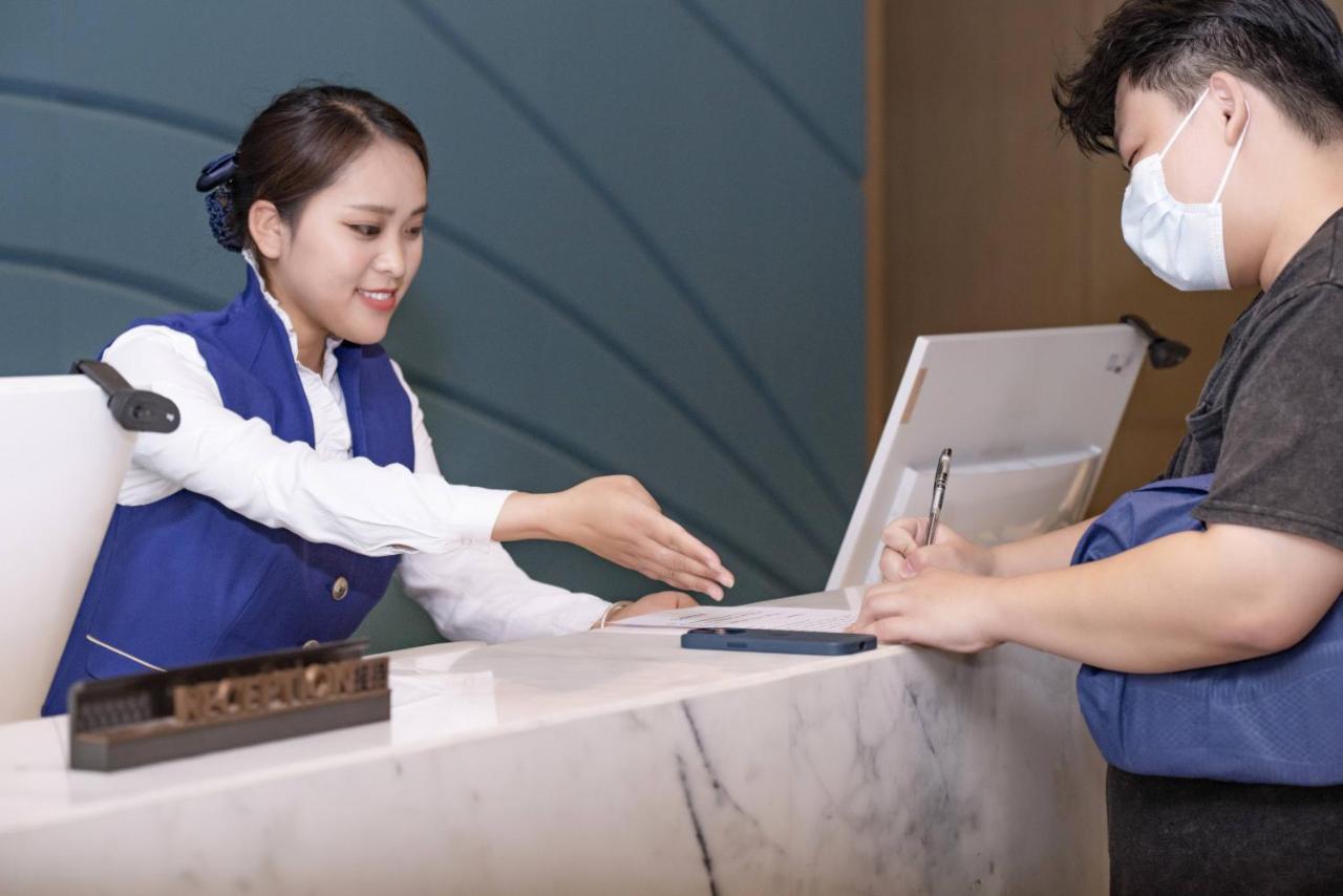 Southern Airlines Pearl Airport Hotel-canton Fair Free Shuttle Bus Hotel Guangzhou