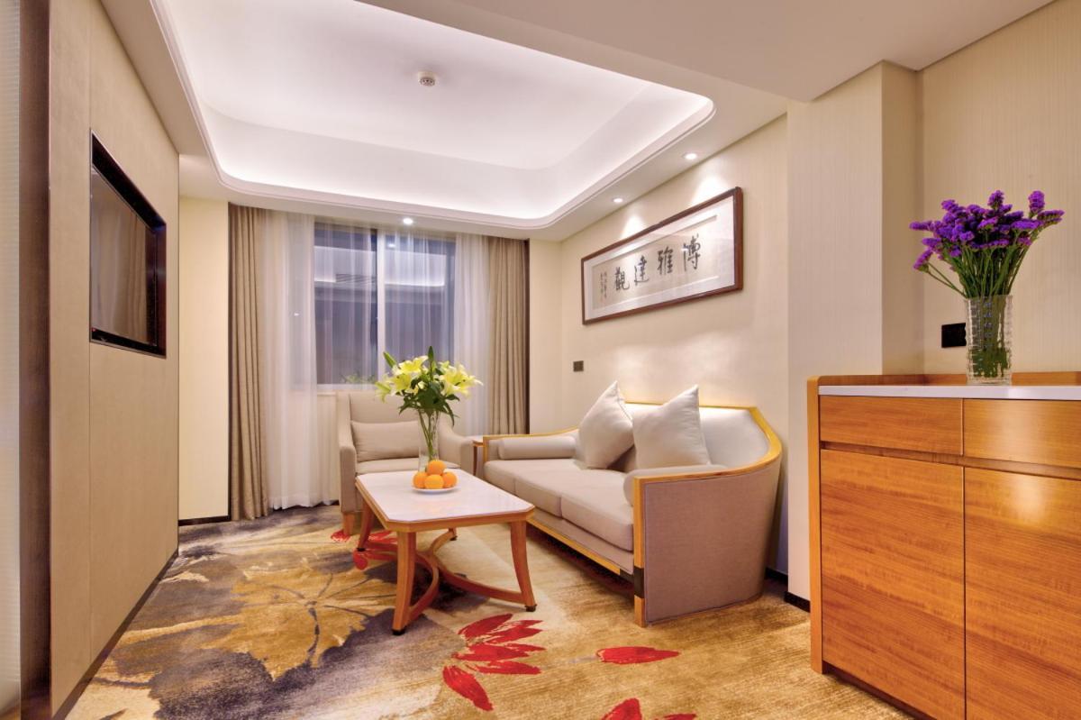 Zengcheng 4*